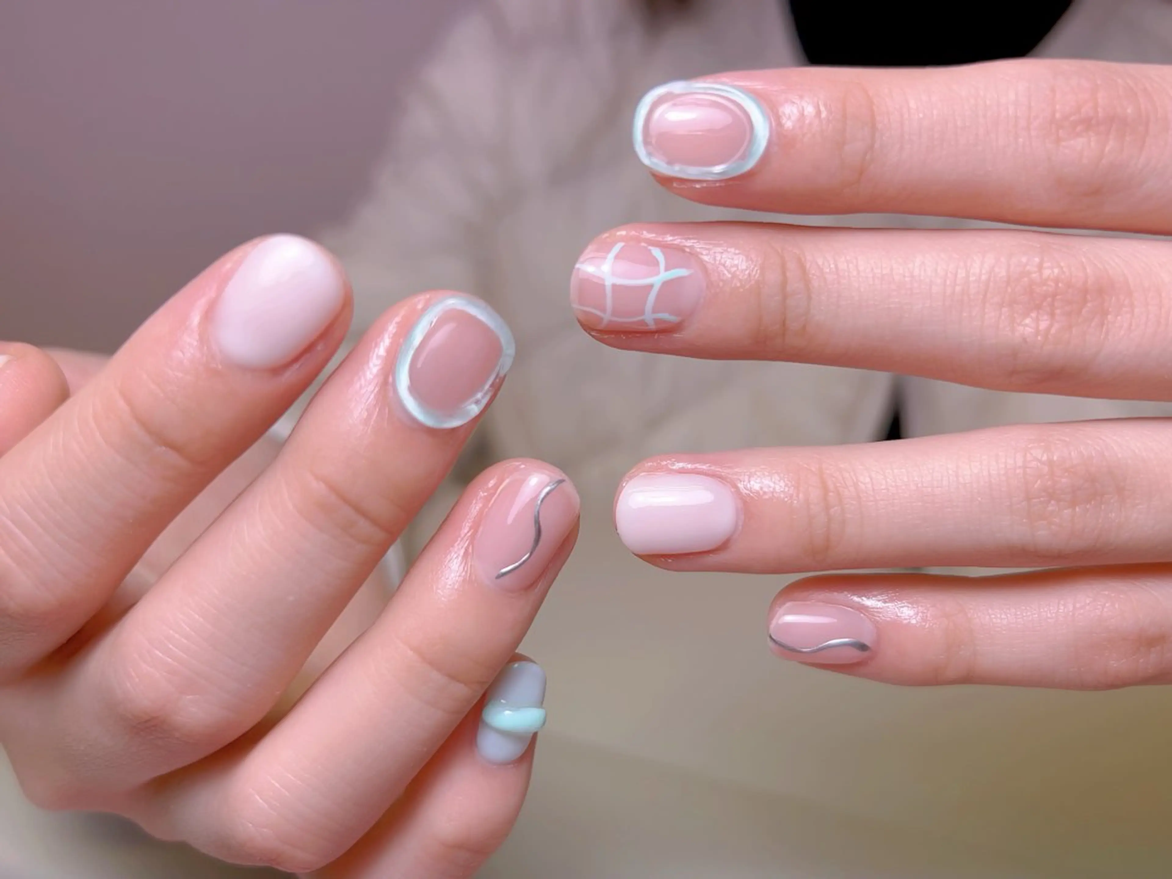 ネイル フレンチネイル ジェルネイル グラデーション 韓国ネイル マグネットネイル ハンドネイル 【長さ出し】 IRIS NAILのネイルデザイン