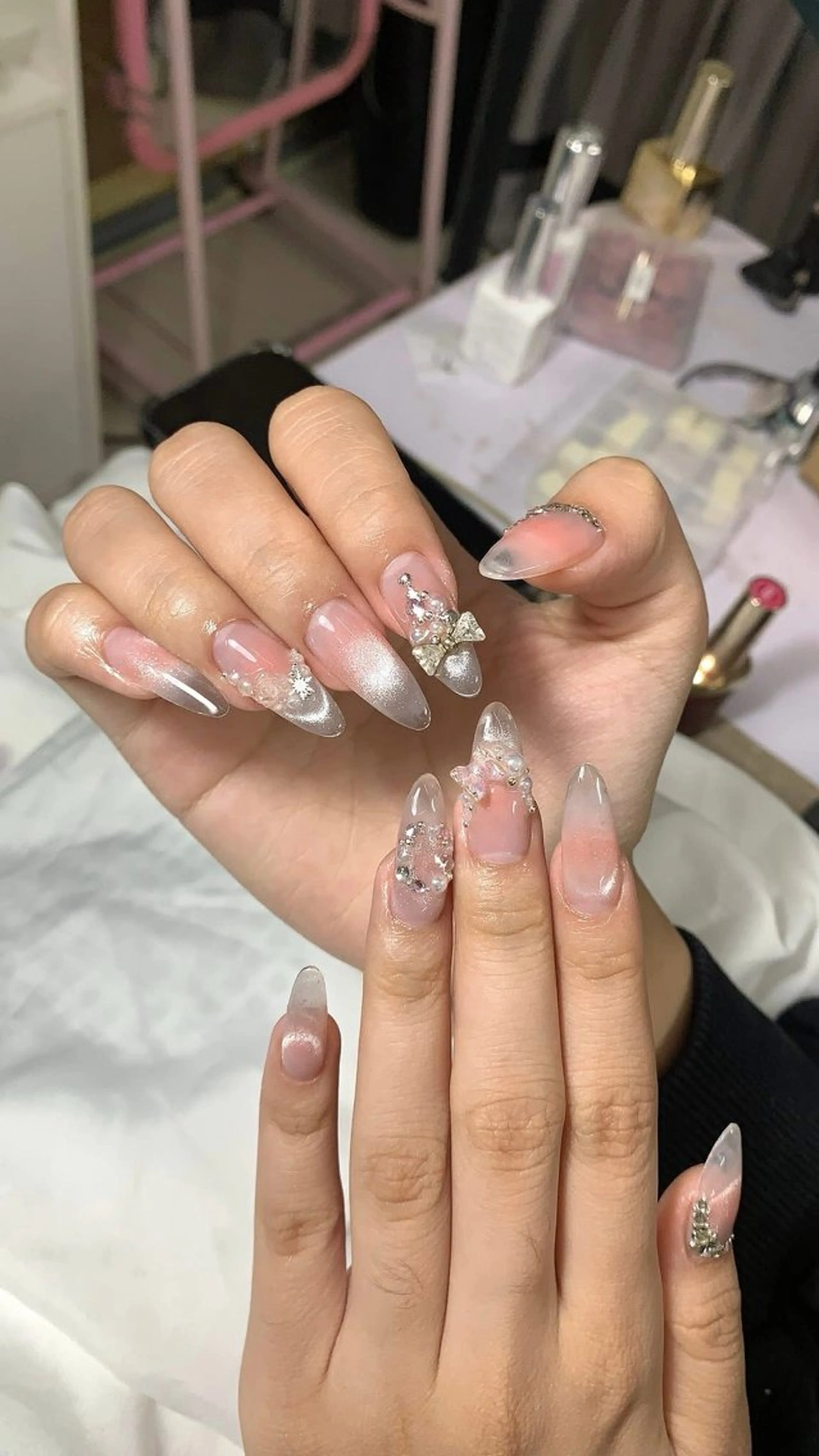 ネイル 長さ出し フレンチネイル ジェルネイル ガラスフレンチ 韓国ネイル ハンドネイル Minette nailHuongのネイルデザイン