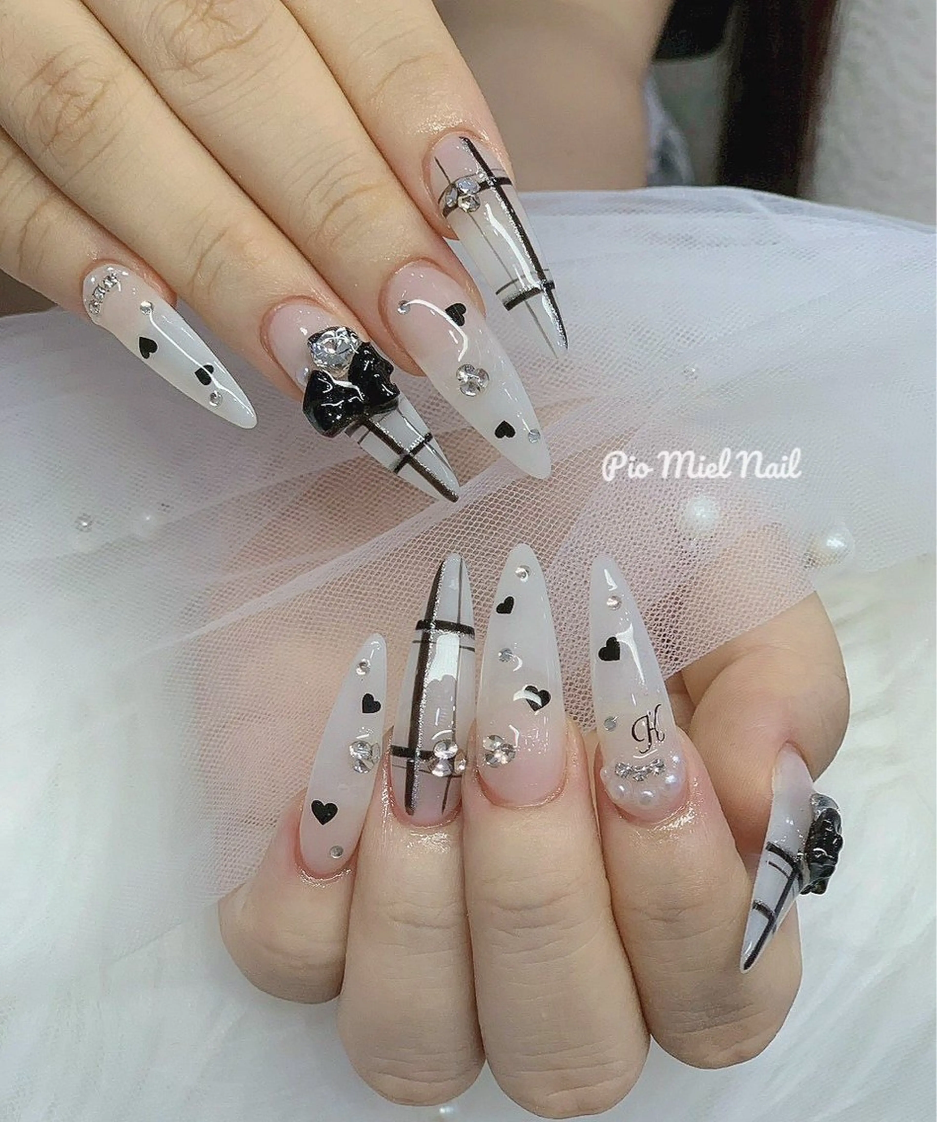 ネイル ジェルネイル ガーリー ハート ロングネイル パラジェル ハンドネイル momo 長さだしのネイルデザイン