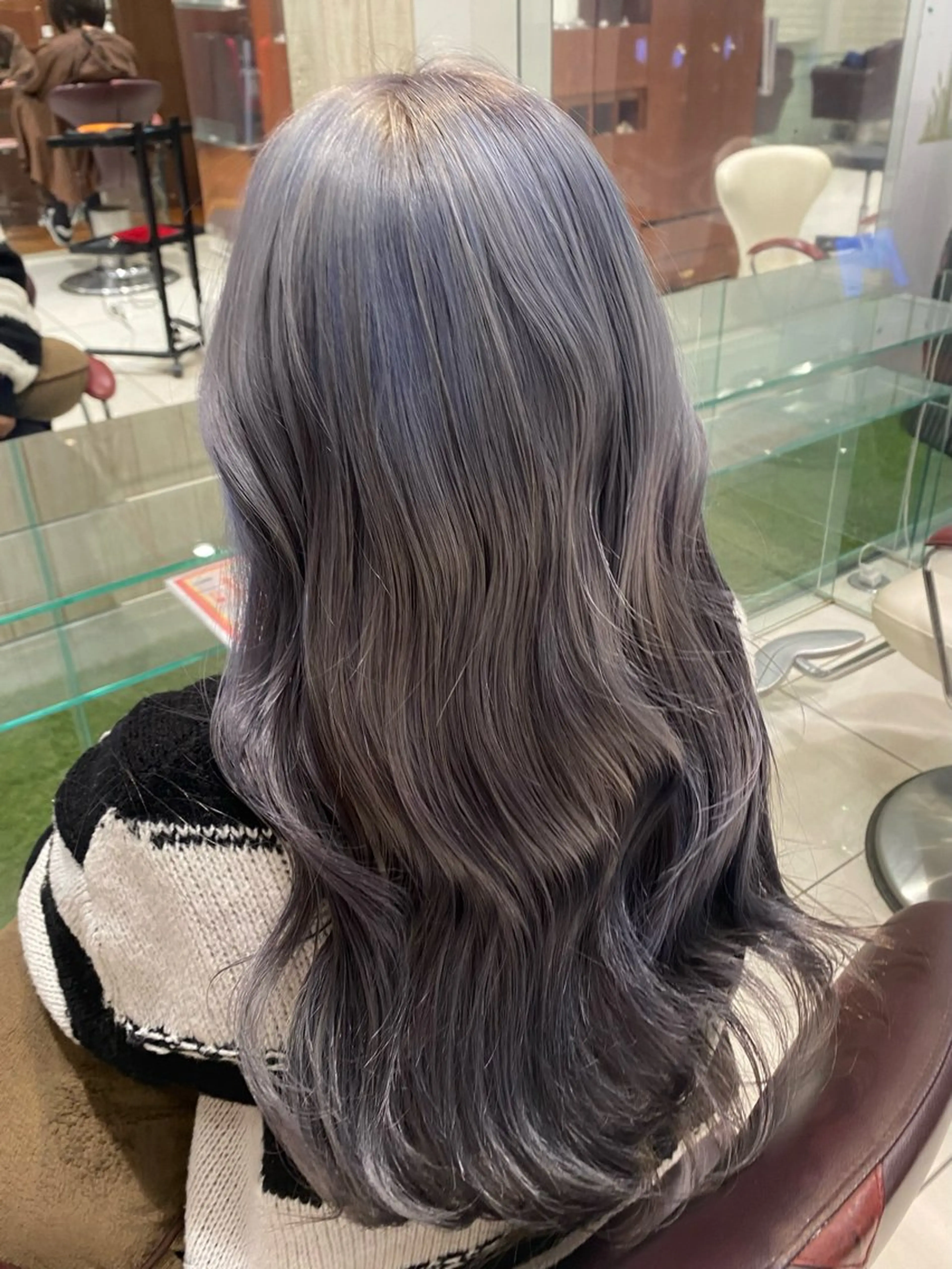 ロング カラー 透明感カラー シルバー カット ヘアカラー トリートメント 🍒ブリーチカラー 🍊暖水 まりあのヘアスタイル