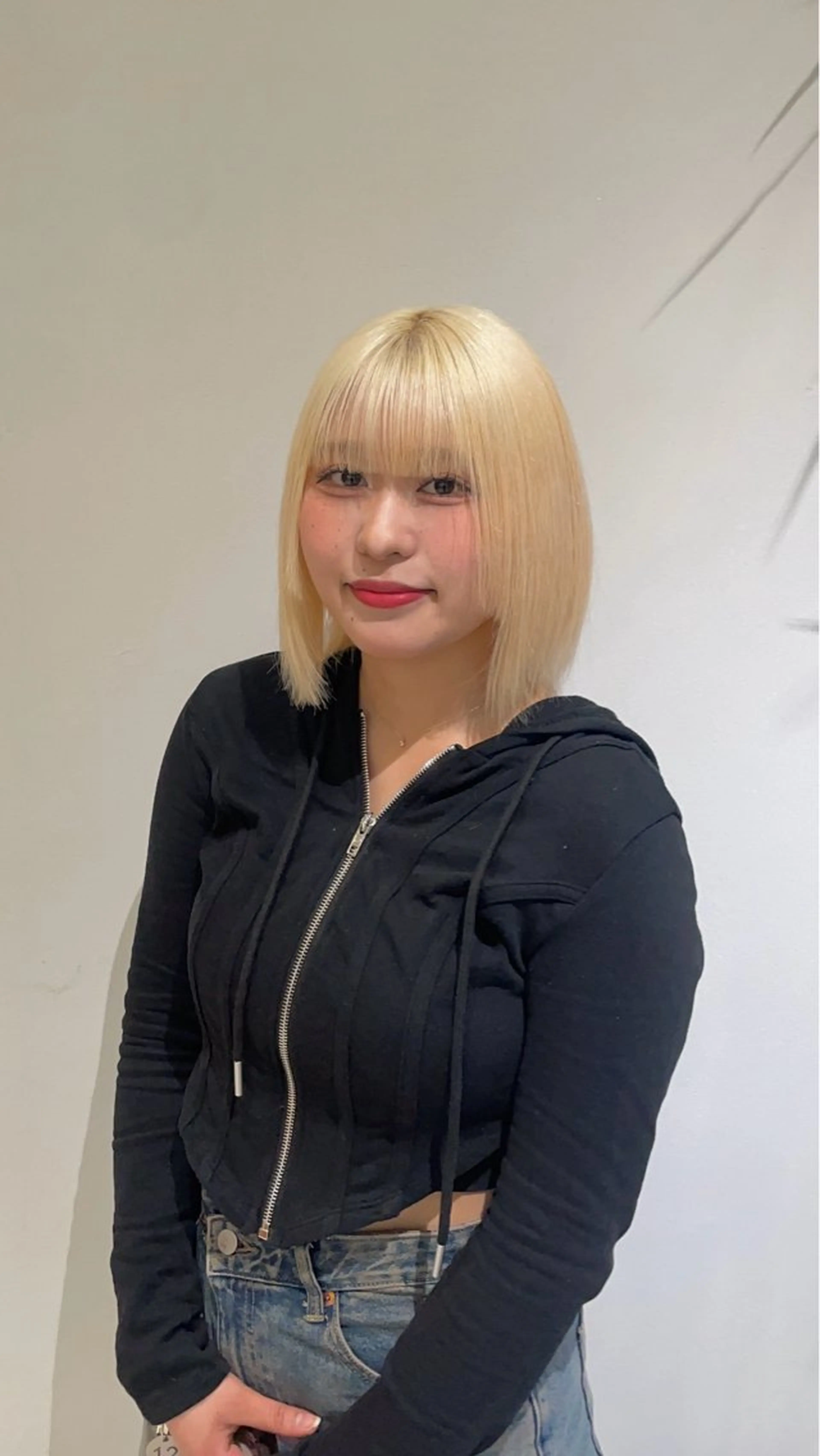 ショート カラー 抜きっぱなしブロンド ボブ ヘアカラー トリートメント 渋谷/レイヤーボブ・ 透明感カラーしょうごのヘアスタイル