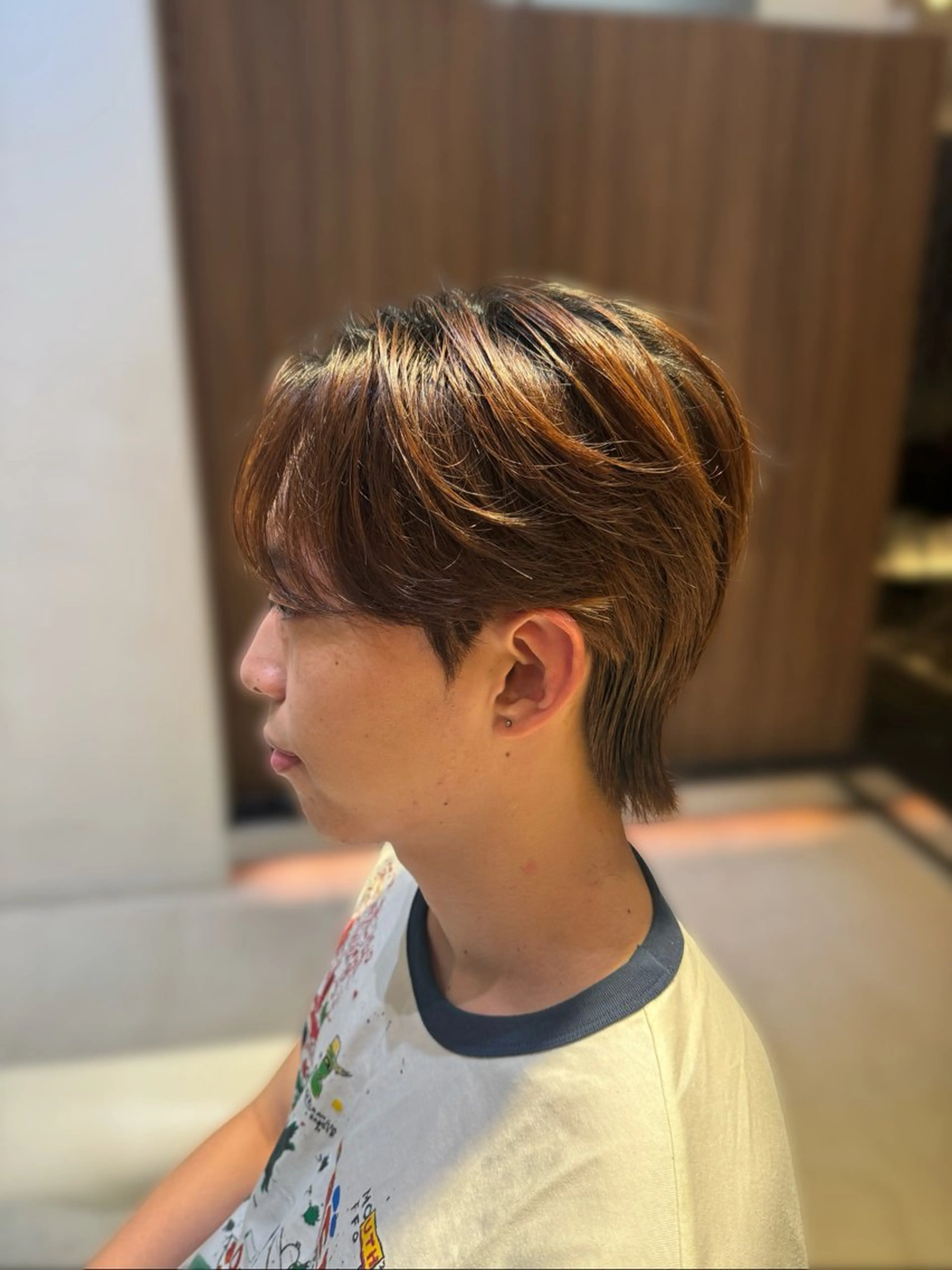 ショート カラー パーマ メンズ センターパート コンマヘア ダウンパーマ カルマパーマ メンズ韓国風 YUKI🇰🇷 カルマ／ダウンパーマのヘアスタイル