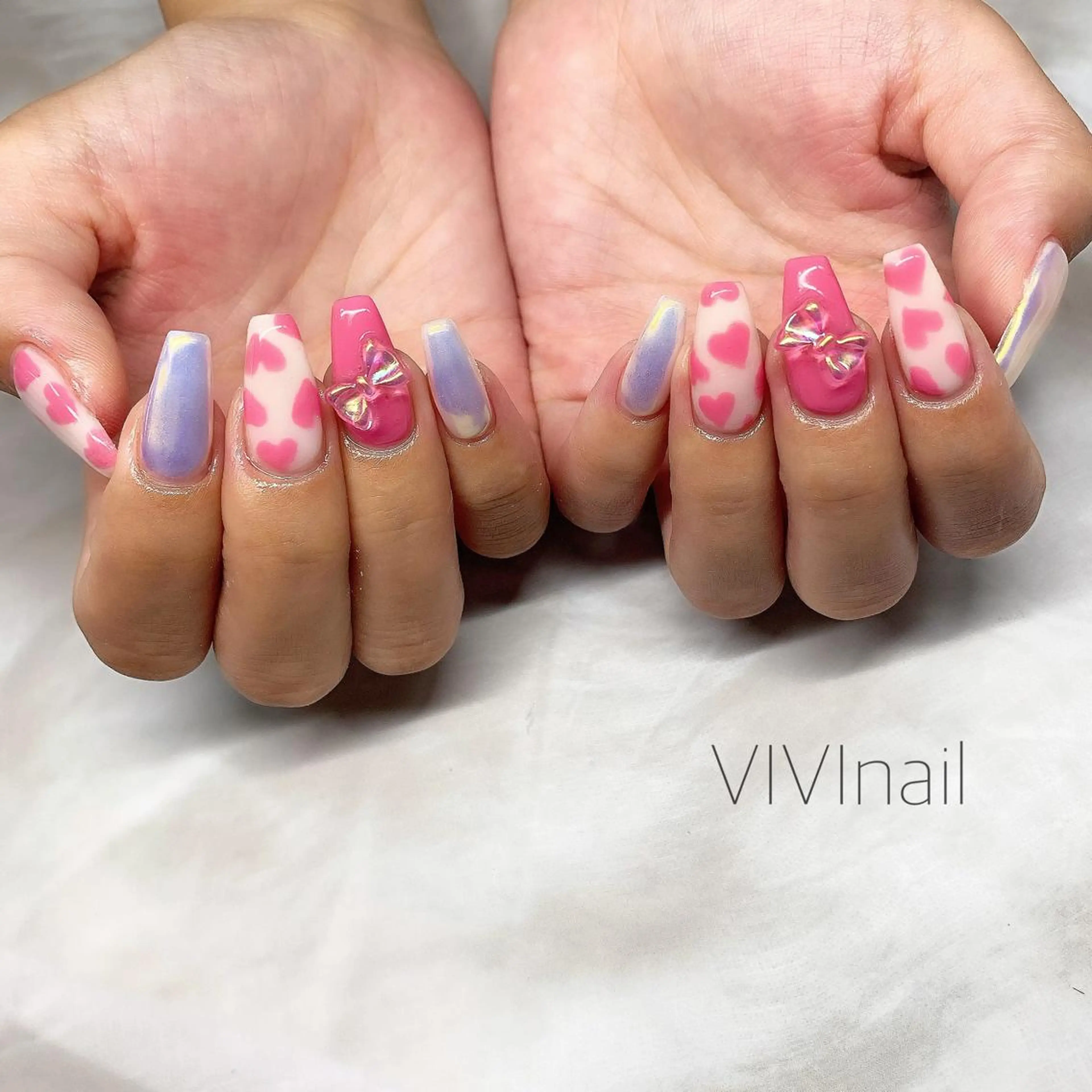 ネイル オーロラネイル ハート ハンドネイル vivi nailのネイルデザイン