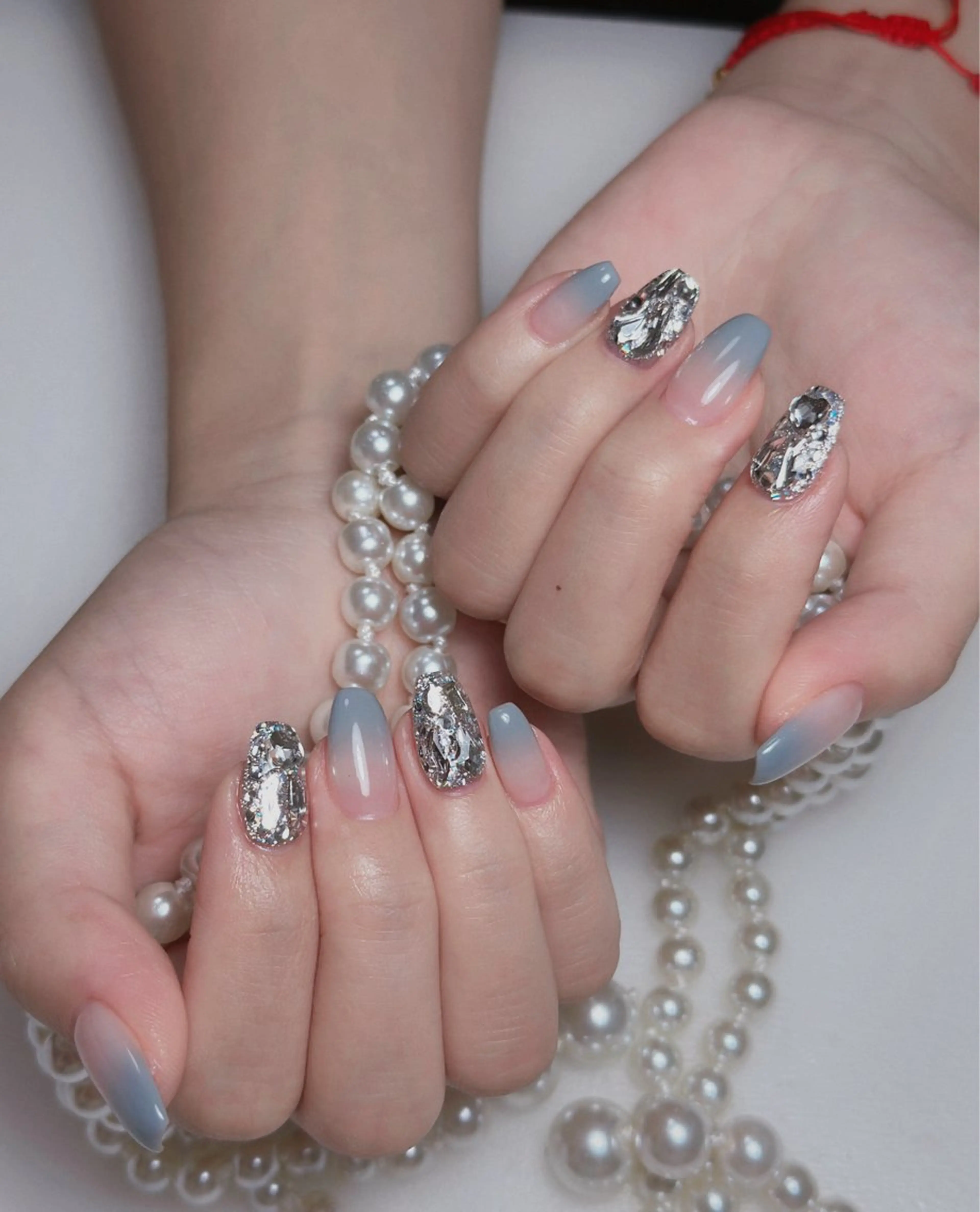 ネイル オーロラネイル 長さ出し フットネイル 韓国ネイル ラメ(グリッター) ハンドネイル 👍thumbs up nail👍のネイルデザイン