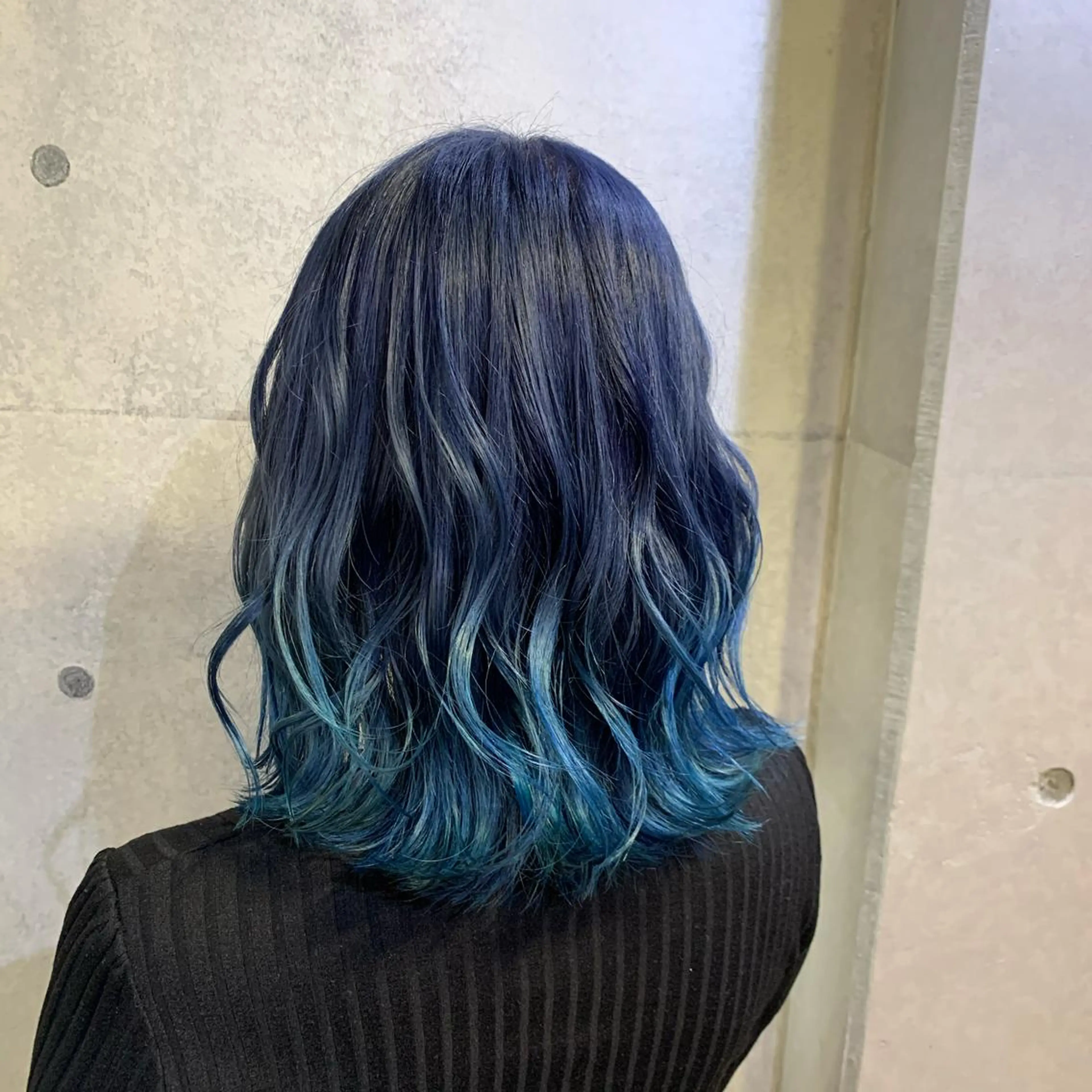 ミディアム カラー ヘアカラー 及川シゲル 髪質改善講師のヘアスタイル