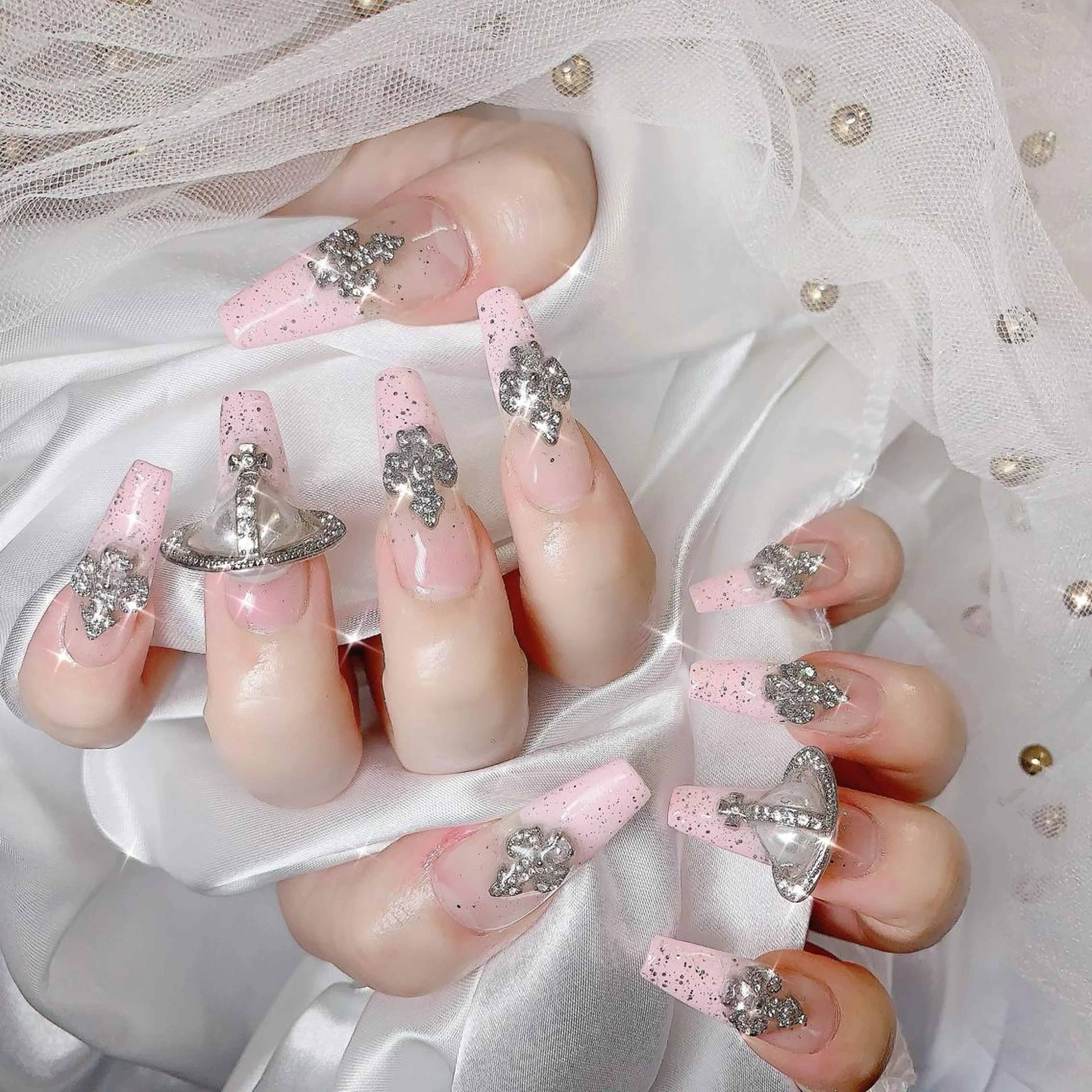 ネイル オーロラネイル 韓国ネイル ワンカラーネイル スカルプネイル シンプルネイル Yudia🦋 azuのネイルデザイン