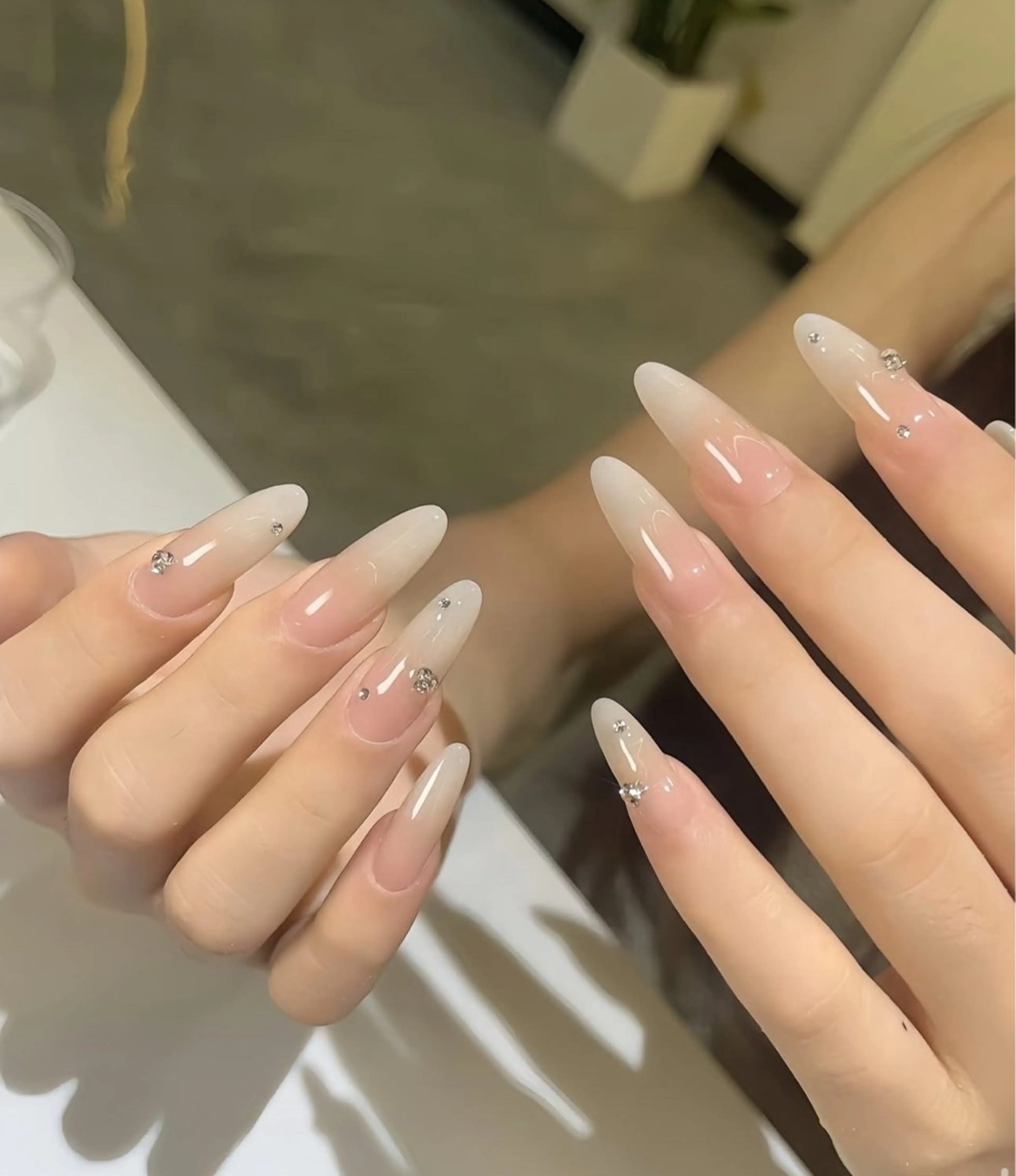 ネイル チークネイル フレンチネイル グラデーション 韓国ネイル マグネットネイル Hana nail所属・Hana Nailのネイルデザイン