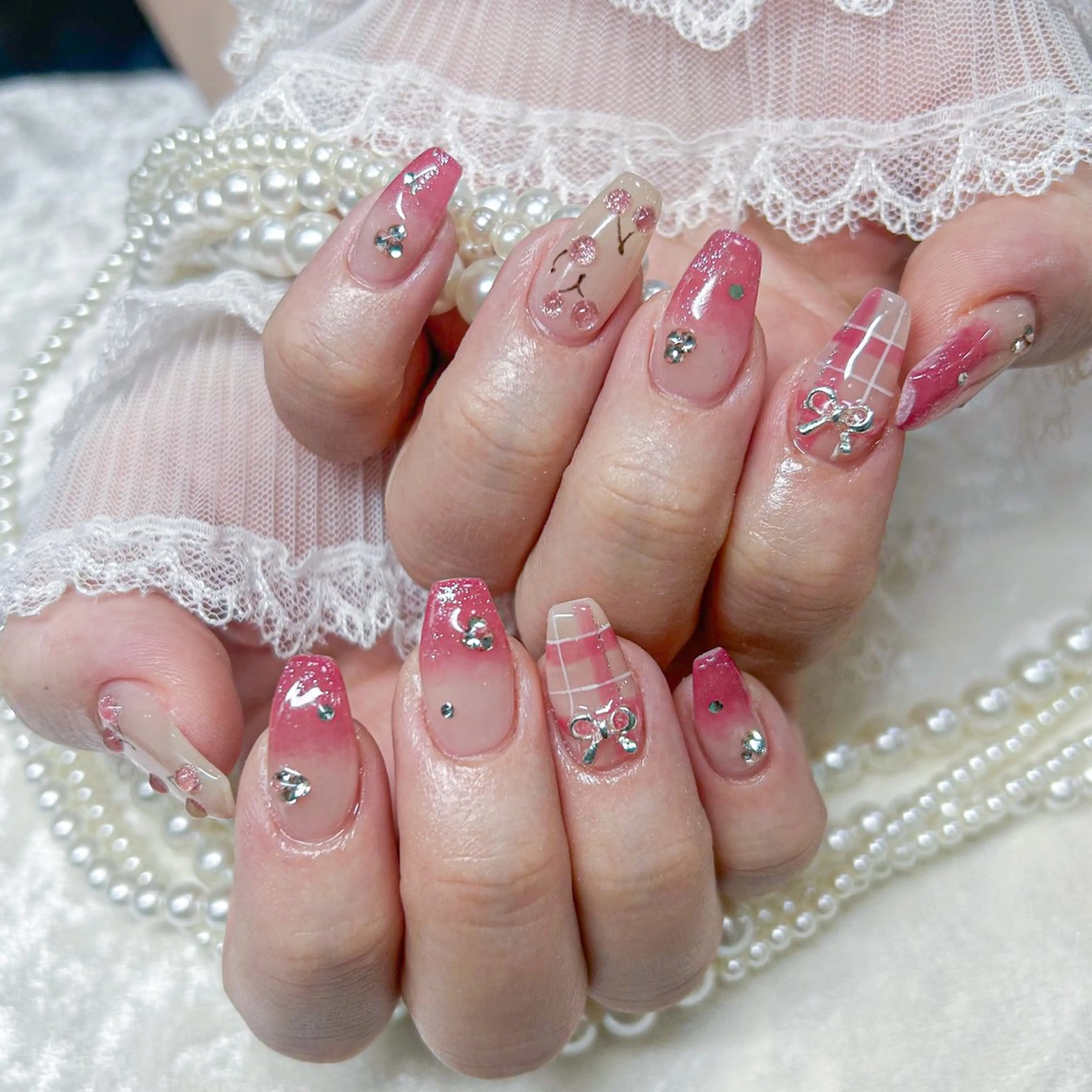 ネイル アートネイル 長さ出し フットネイル 韓国ネイル マグネットネイル ハンドネイル Minami 🍓のネイルデザイン