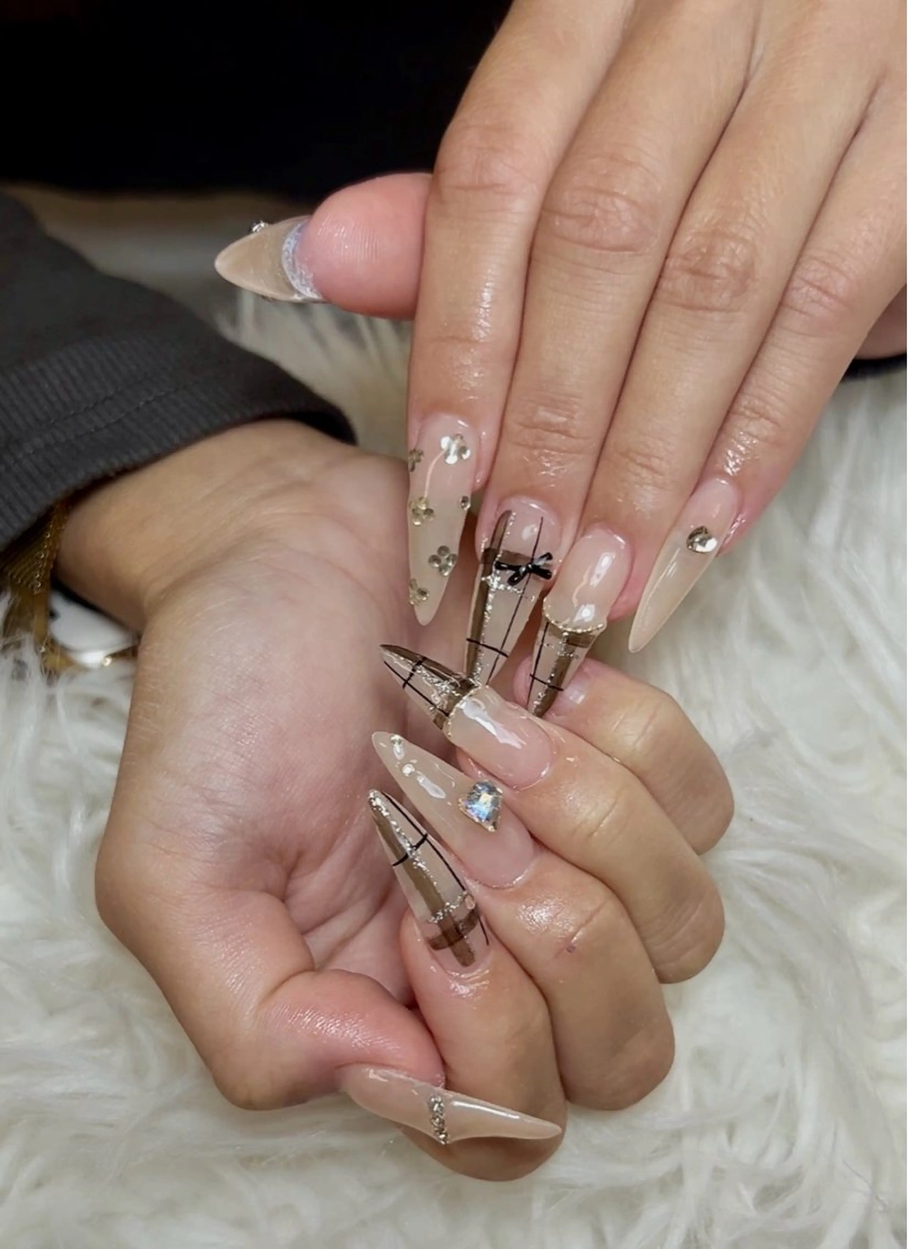 ネイル アートネイル オーロラネイル チークネイル 長さ出し フットネイル Noiranail_ studio川越西口のネイルデザイン