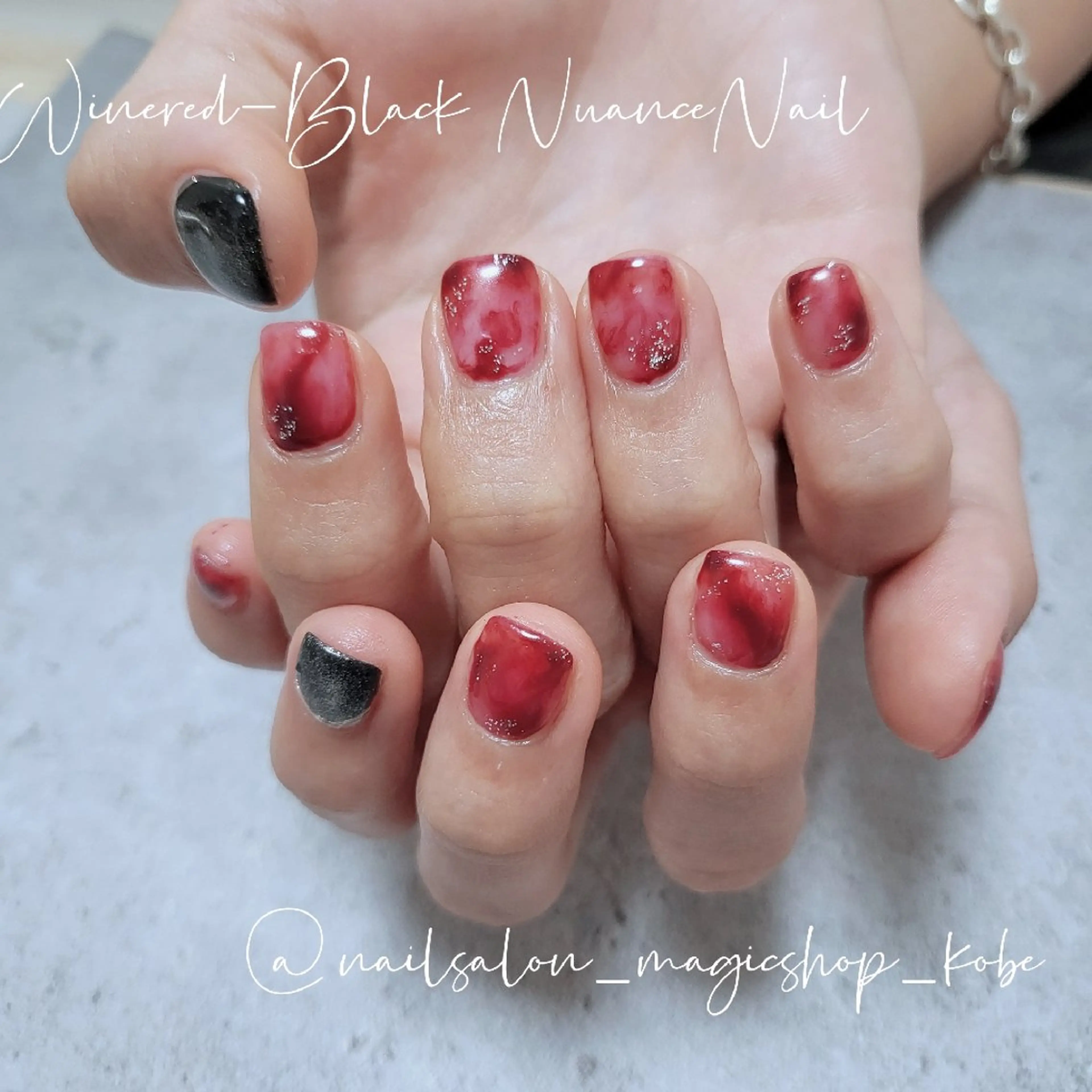 ネイル ジェルネイル マグネットネイル ニュアンスネイル 赤色 ソフトジェル ハンドネイル Nailsalon MagicShopのネイルデザイン