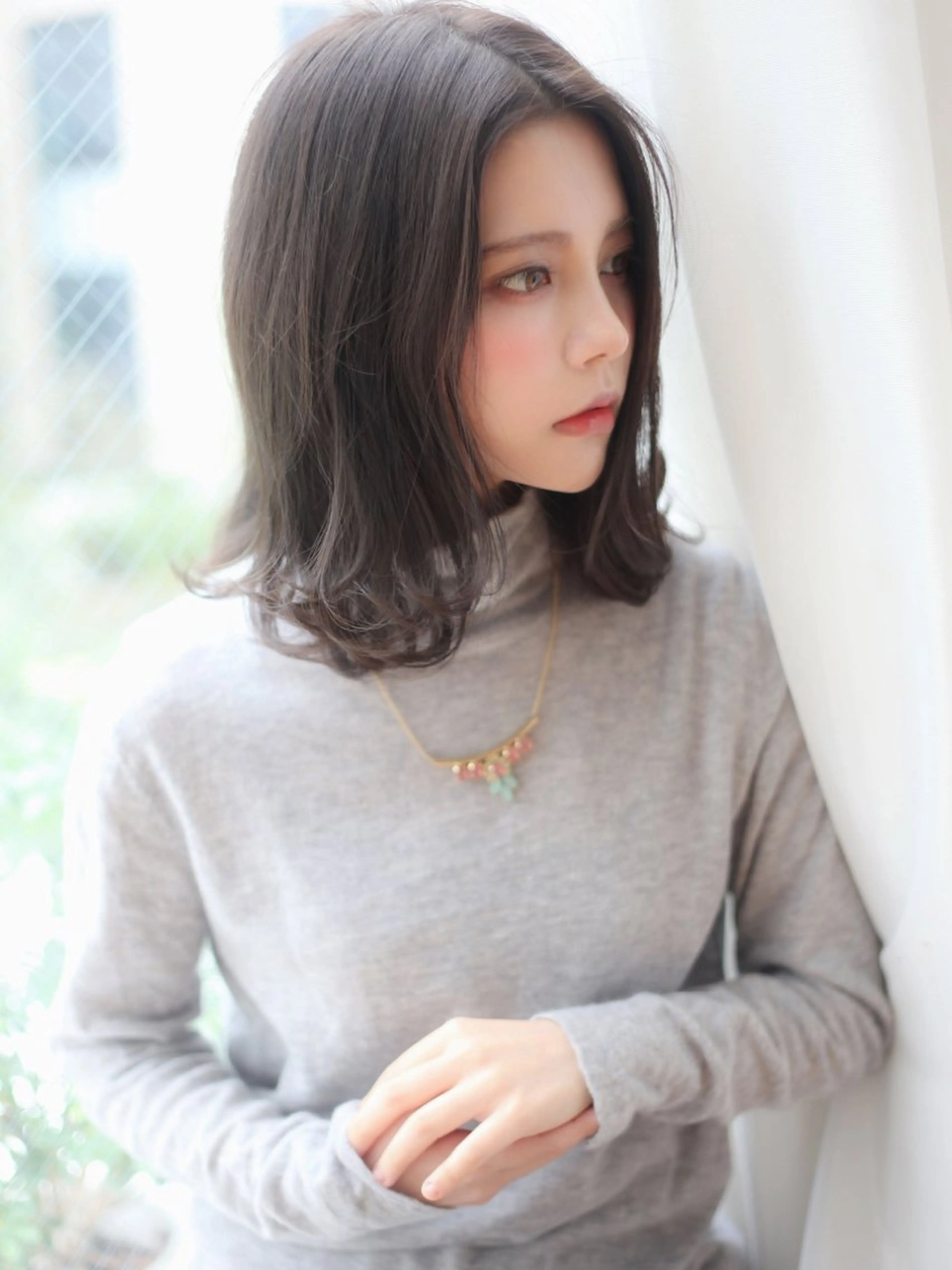 ミディアム カラー パーマ ヘアアレンジ 透明感カラー グレージュ 外ハネヘア VIVIE【ヴィヴィ】所属・髪質改善/韓国風 レイヤー/田村祐樹のヘアスタイル