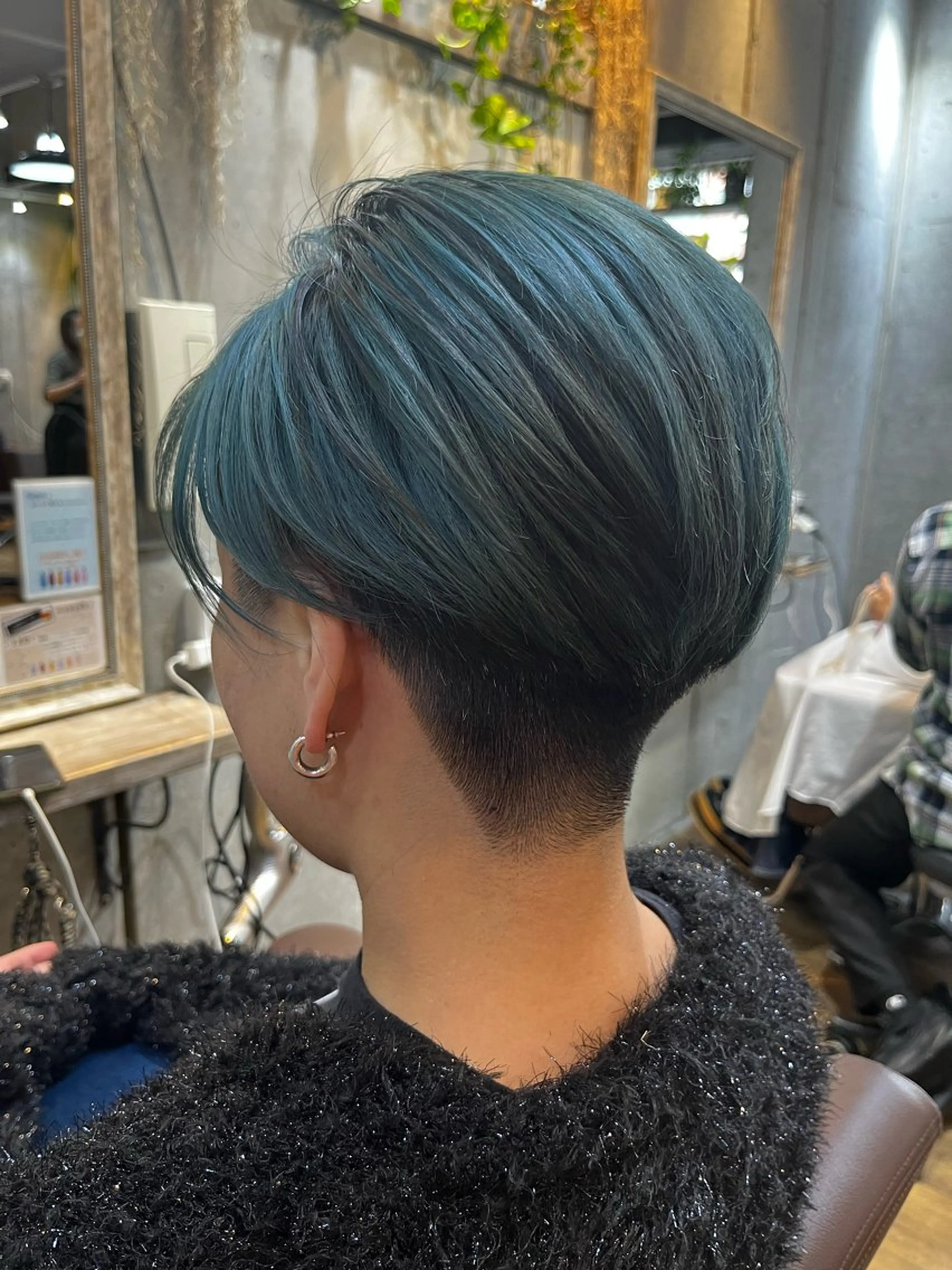 ショート カラー ミント ショートヘア toi【トワ】所属・安達 俊亮のヘアスタイル