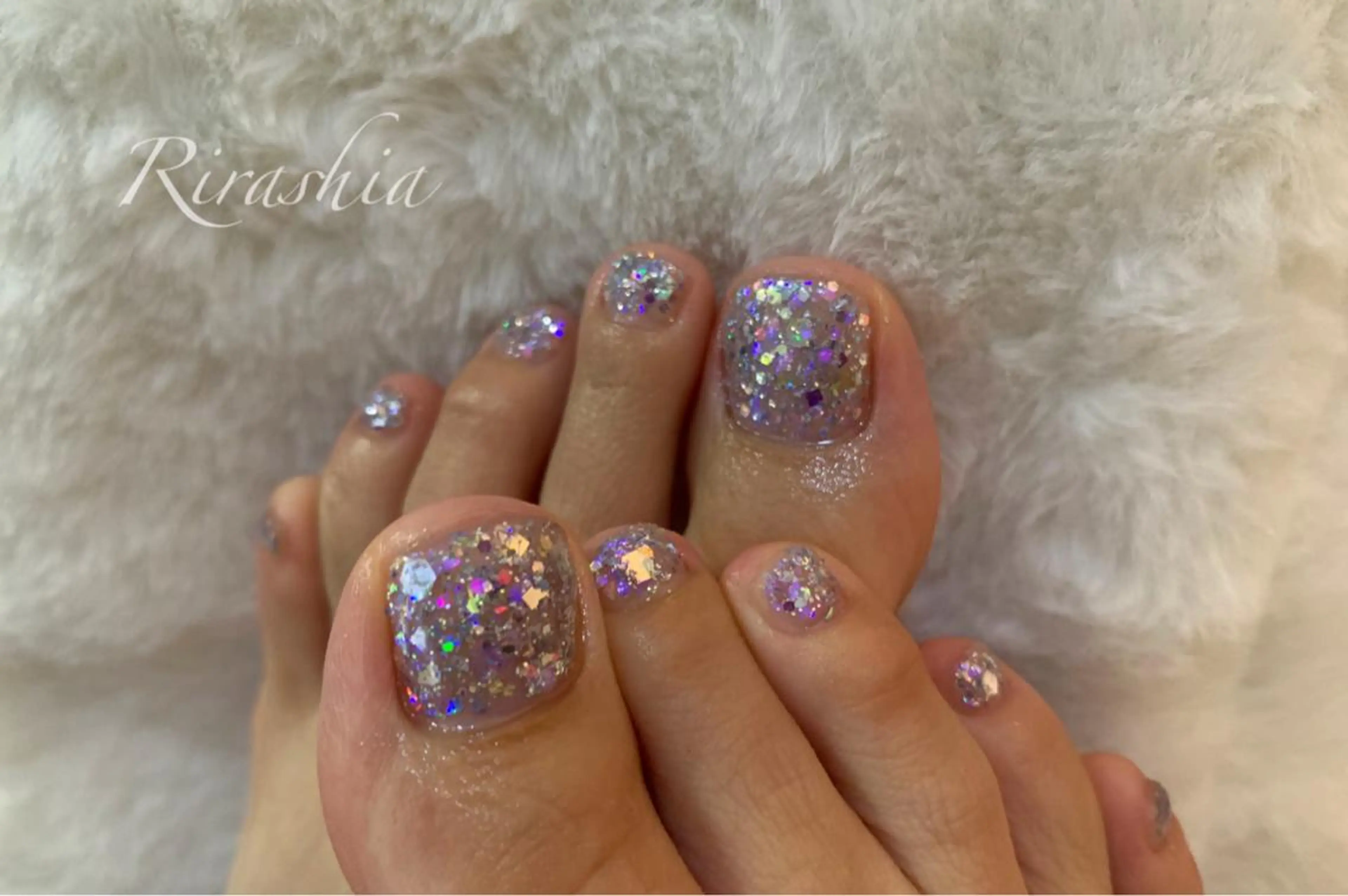 ネイル フットネイル ラメ(グリッター) ワンカラーネイル フットネイル うる艶♡透明感ネイル Rirashiaのネイルデザイン