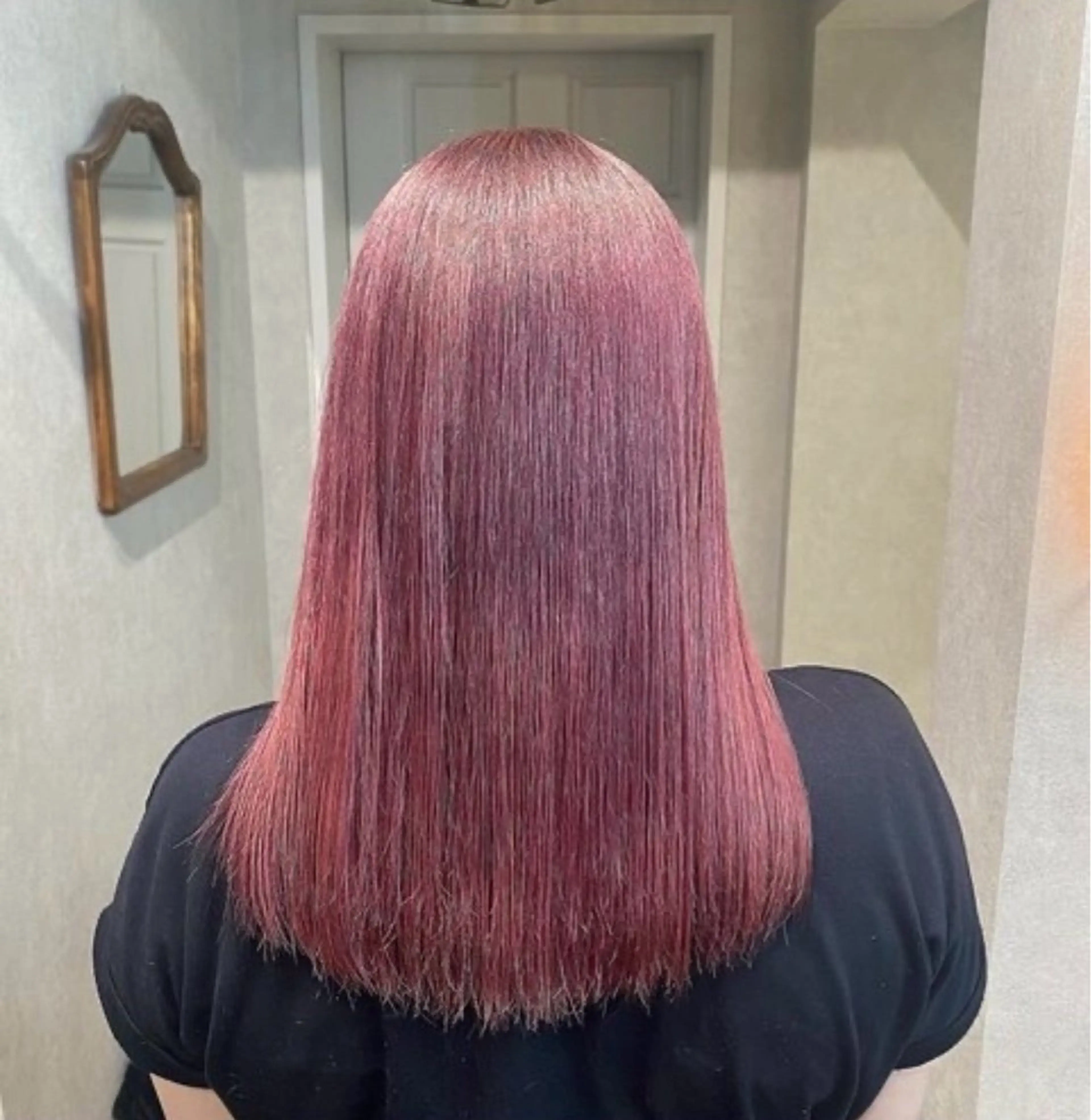 ミディアム カラー ヘアカラー 派手髪ハイトーン💛 ネイル💅まりなのネイルデザイン