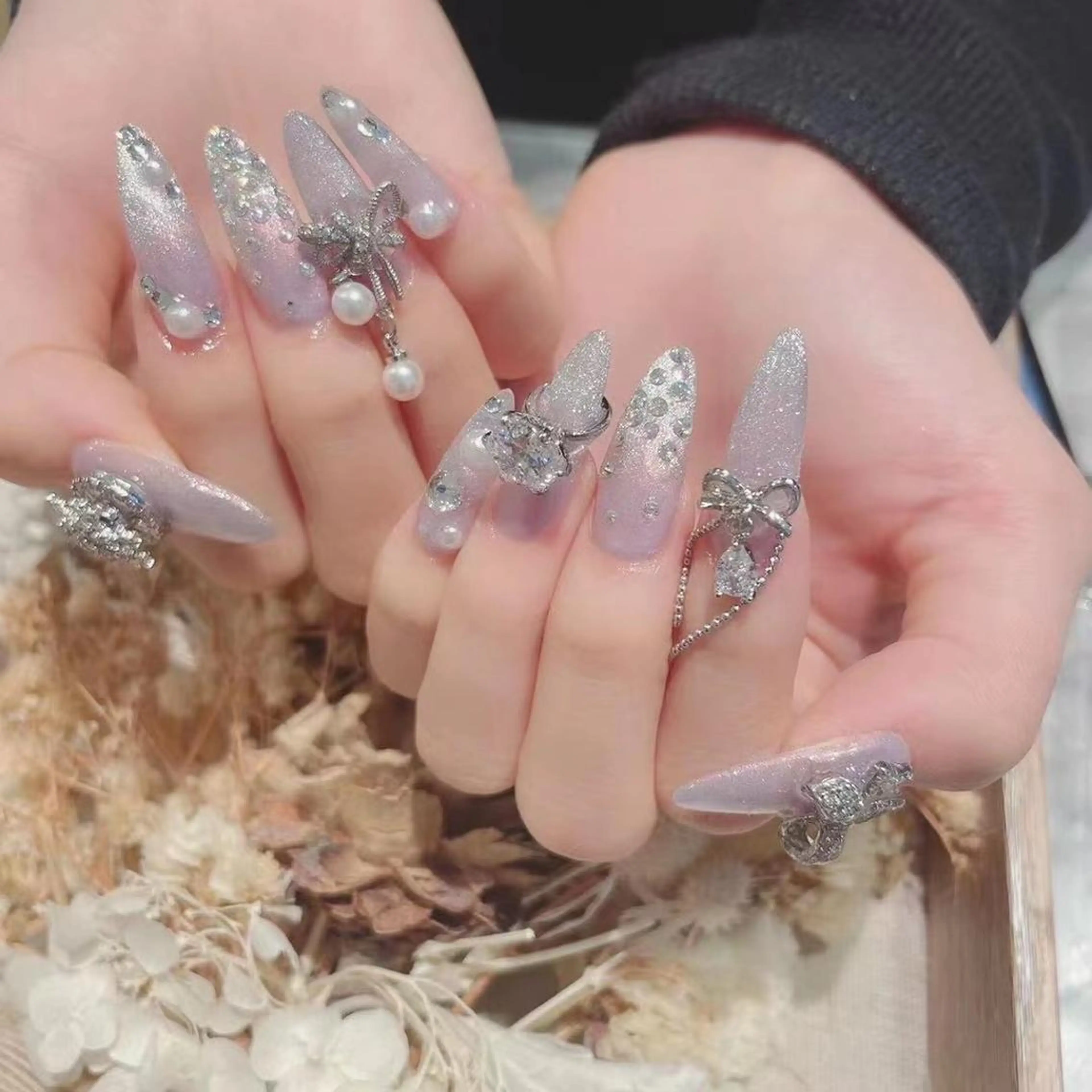 ネイル ガーリー ピンク リボン シルバー Babarla Nailのネイルデザイン