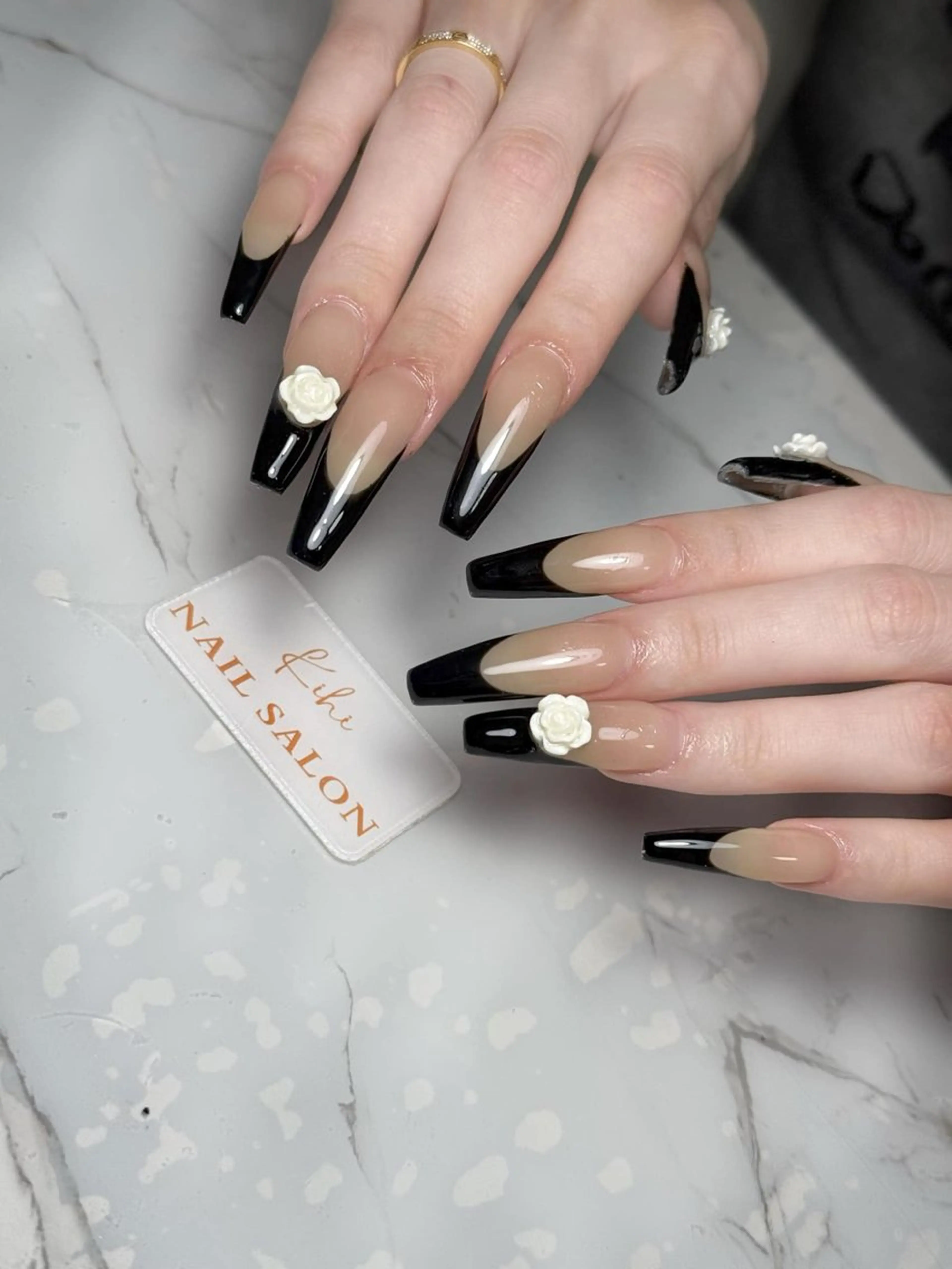 ネイル アートネイル フレンチネイル ジェルネイル グラデーション 韓国ネイル ハンドネイル 💕鈴木ユリ パラジェル/オフ無料のネイルデザイン