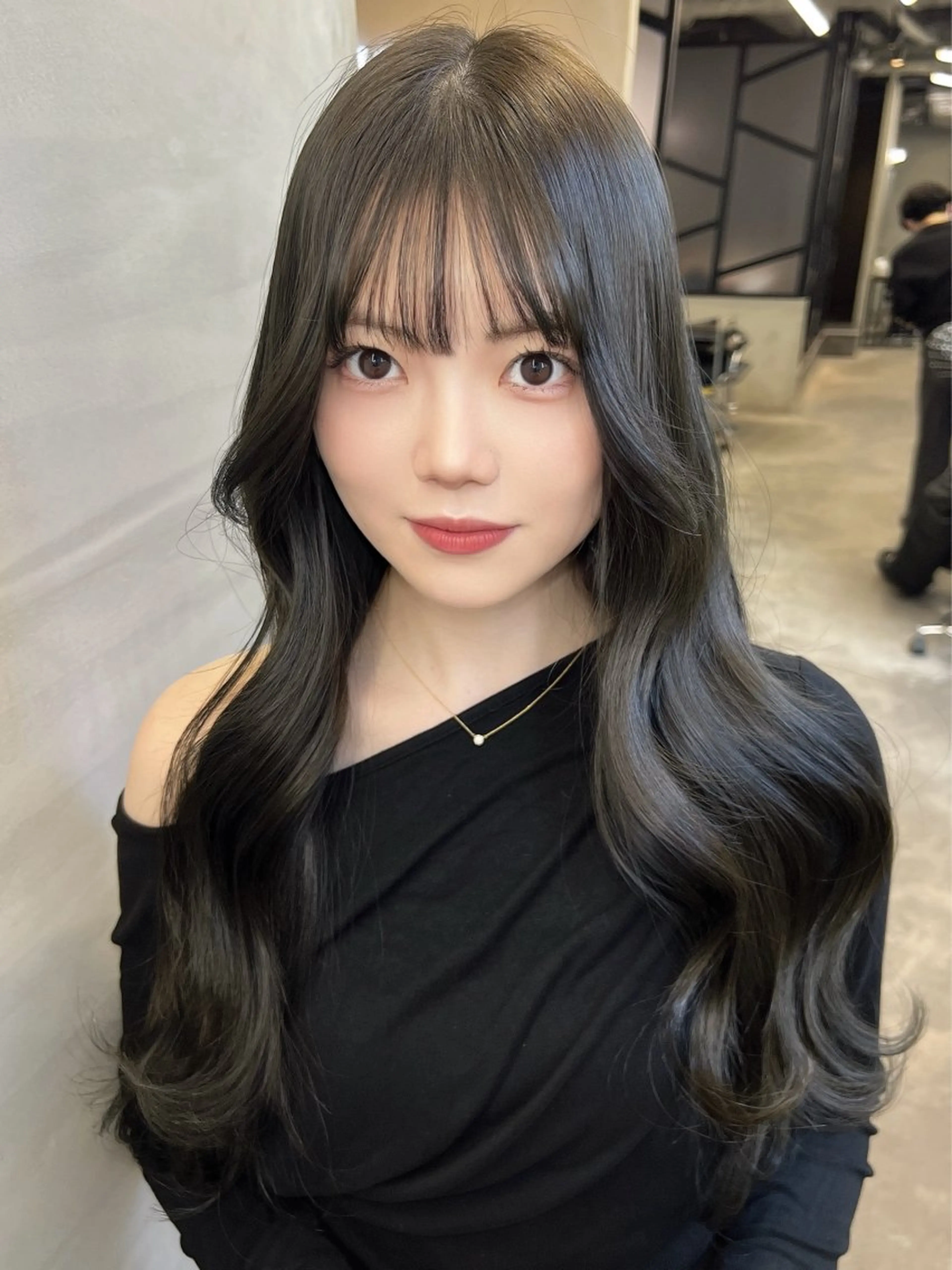 ロング カラー グレージュ オリーブグレージュ オリーブグレー カット ヘアカラー トリートメント 艶髪/艶カラー/韓国 髪質改善/縮毛矯正のヘアスタイル