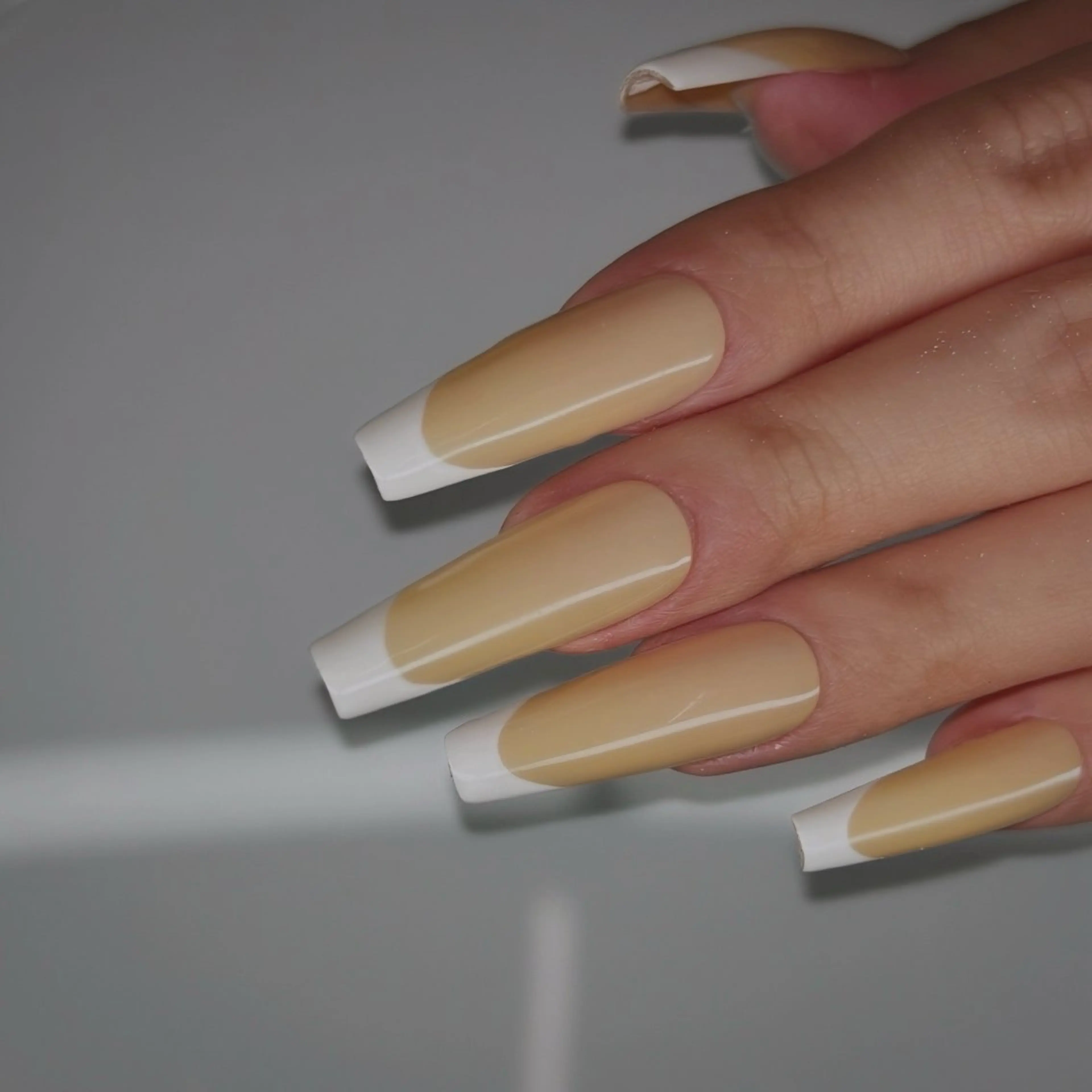 10本長さだし　カラーグラデーション／フレンチの写真