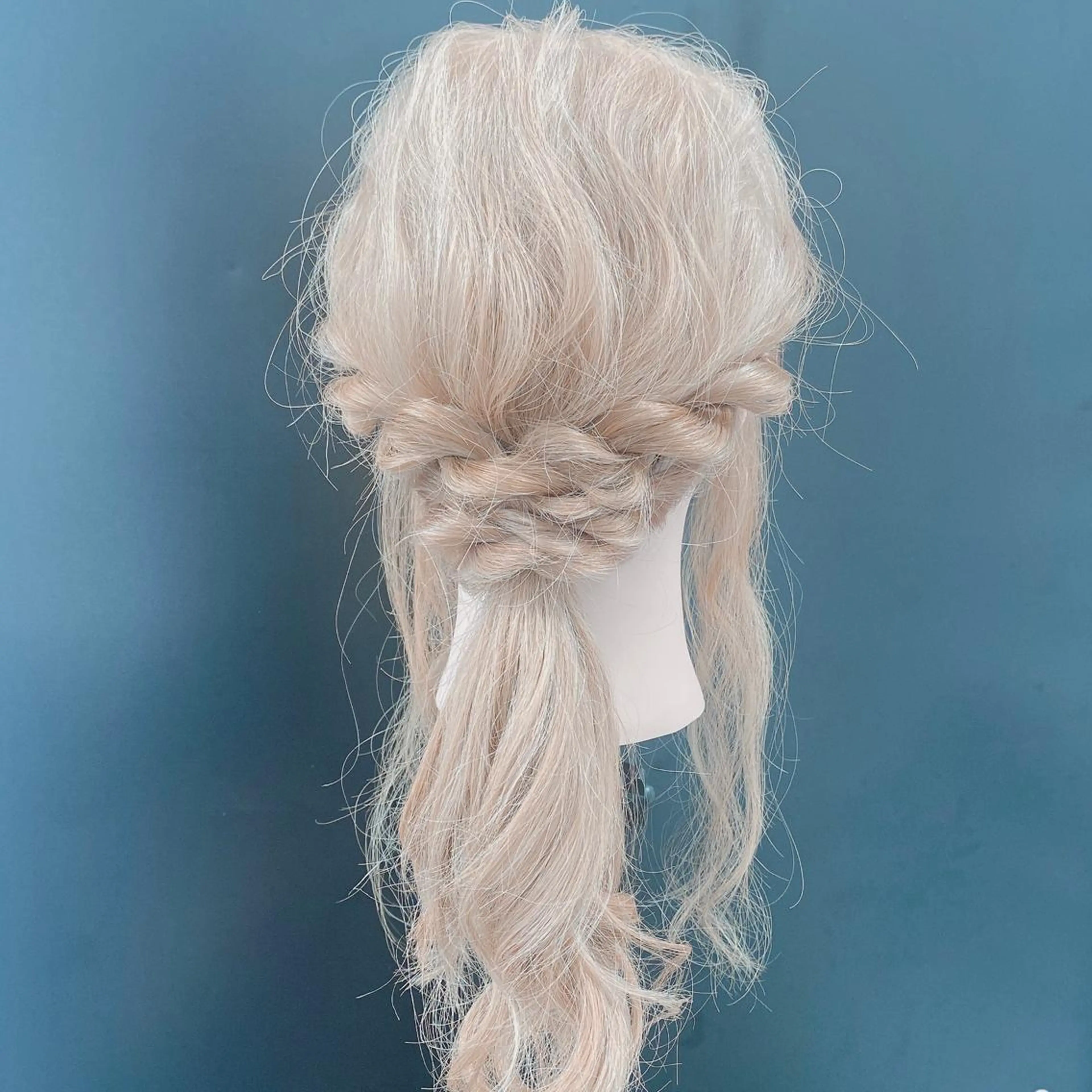 ロング ヘアアレンジ 🌟🍒ハイトーン 韓国ヘア/ユウミのヘアスタイル