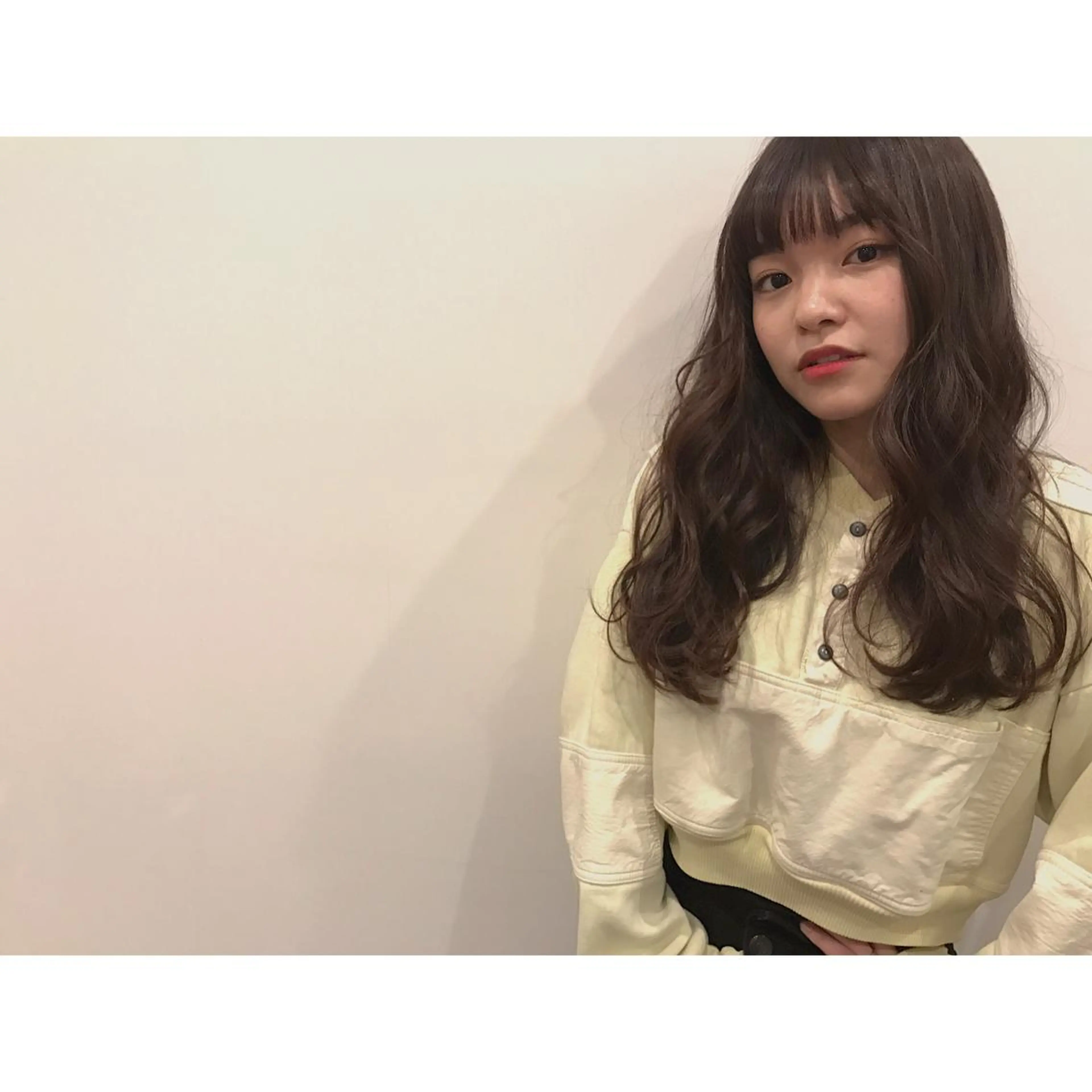 セミロング カラー イルミナカラー シースルーバング 日々所属・谷 大地のヘアスタイル