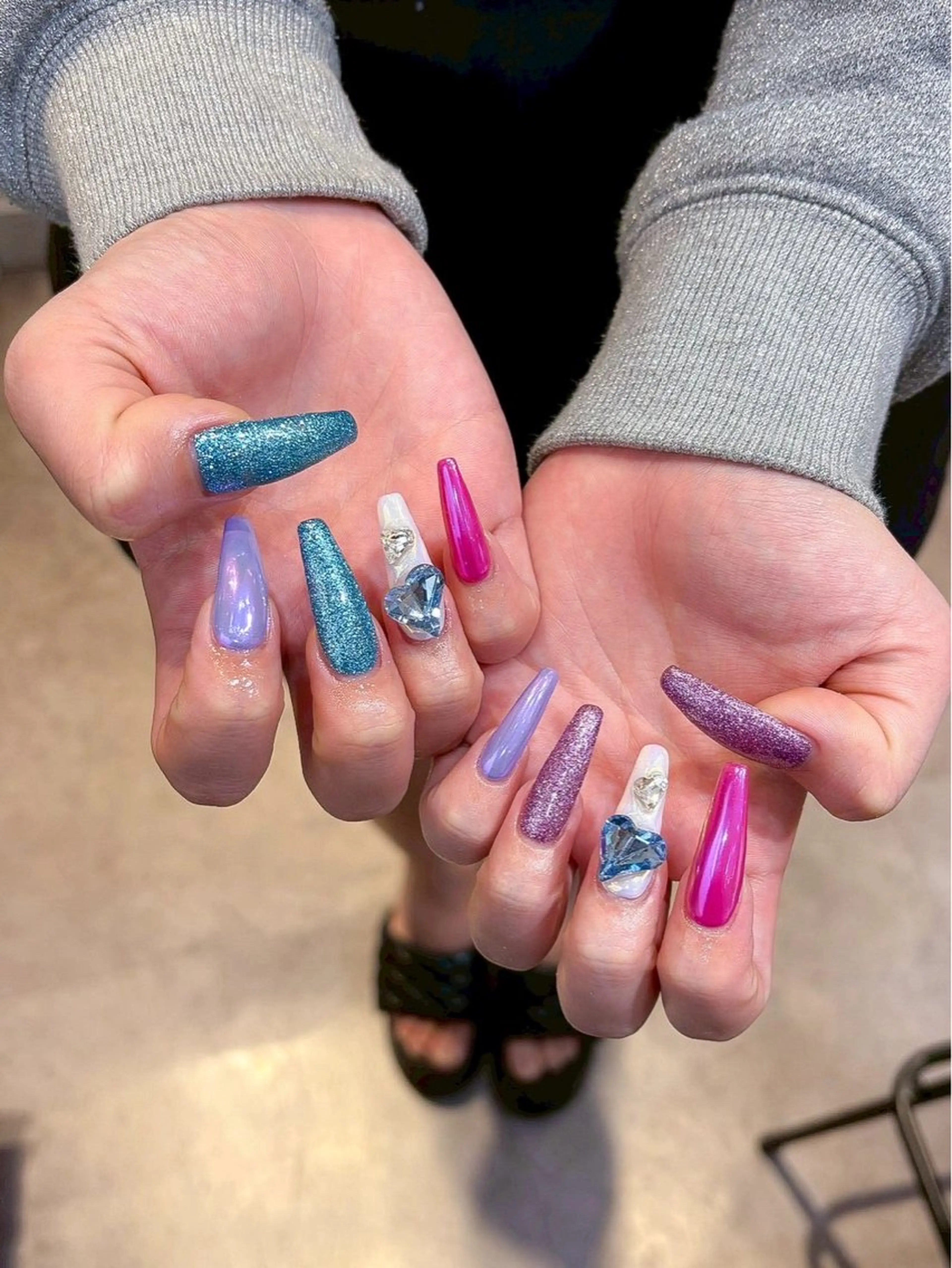 ネイル 🦋LOA🦋 店長 KURUMIのネイルデザイン