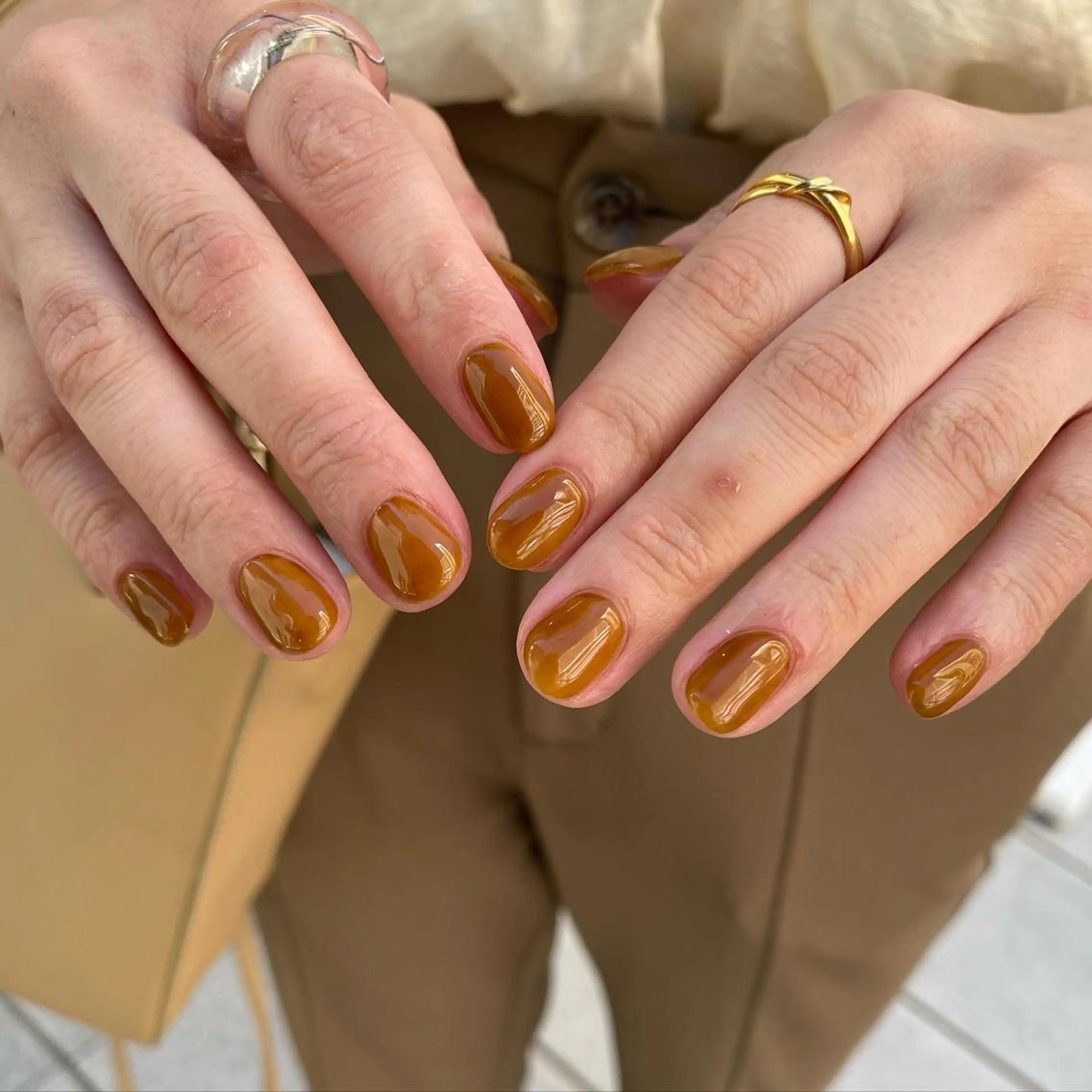 ネイル ブラウン ワンカラーネイル 黄色 nable.所属・栗林 実莉のネイルデザイン