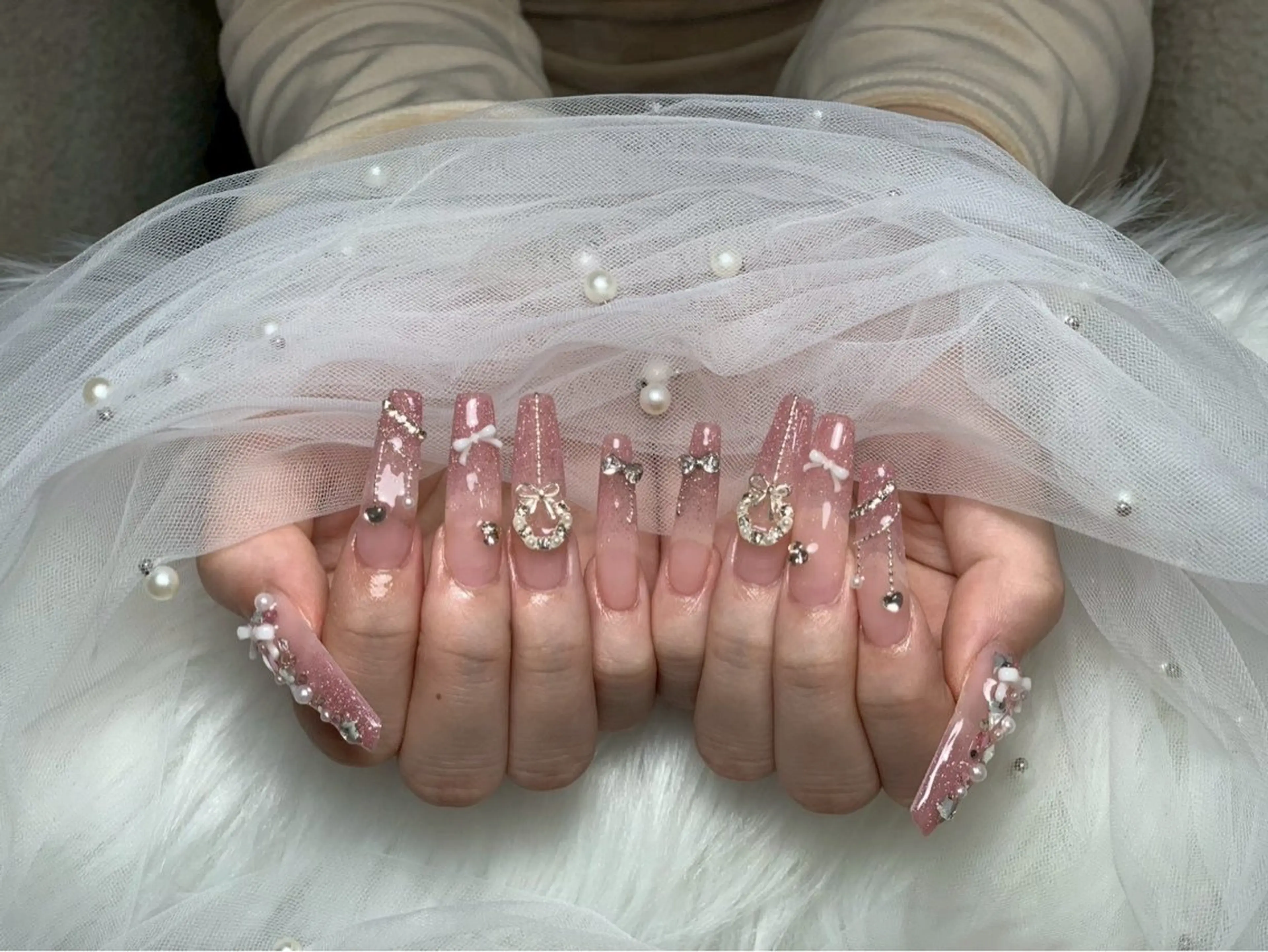 ネイル アートネイル オーロラネイル チークネイル 長さ出し フットネイル ハンドネイル フットネイル ハンドケア Noiranail_ studio川越西口のネイルデザイン