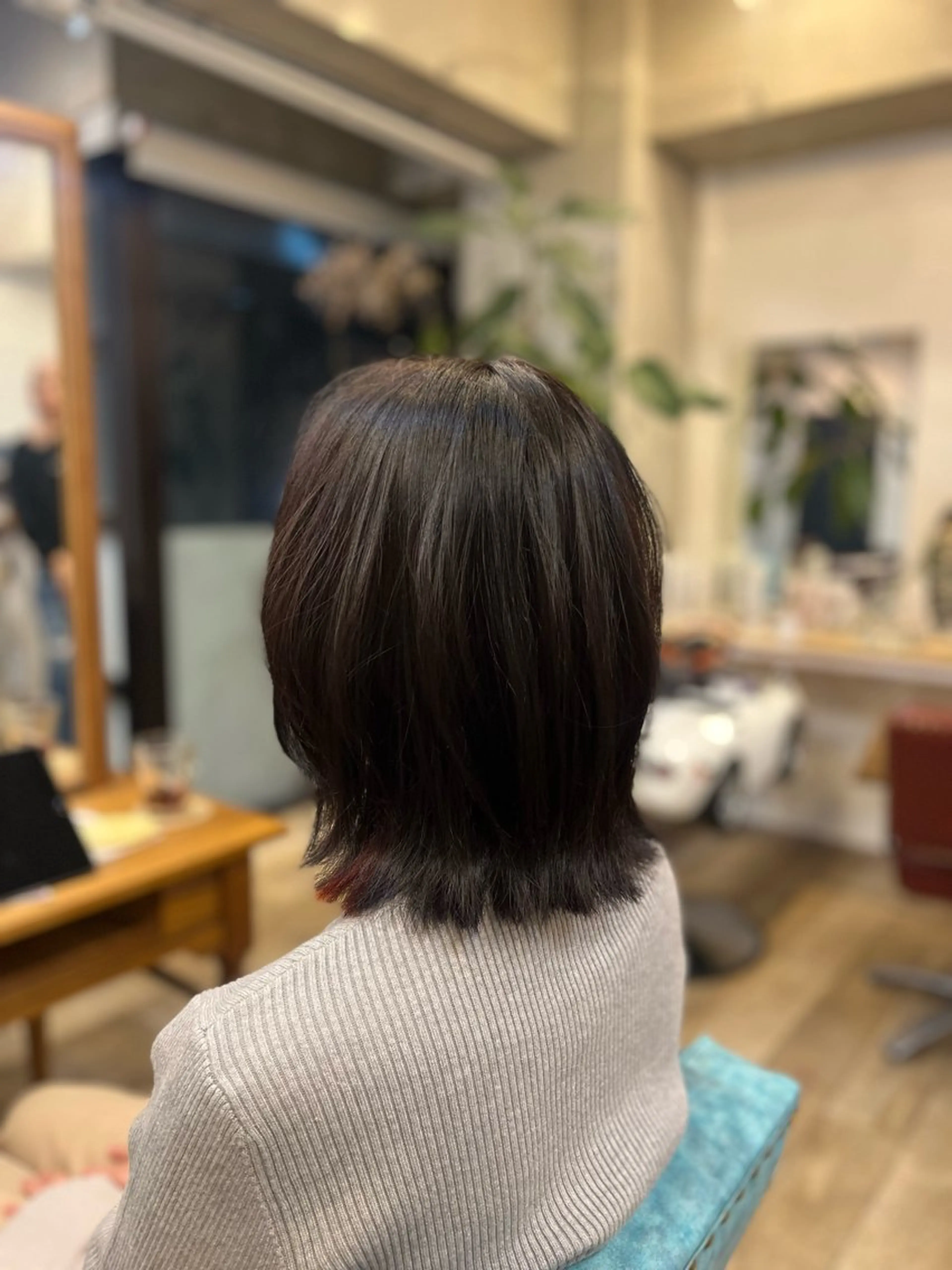 ミディアム カット ヘアカラー トリートメント Liere YUMAのヘアスタイル