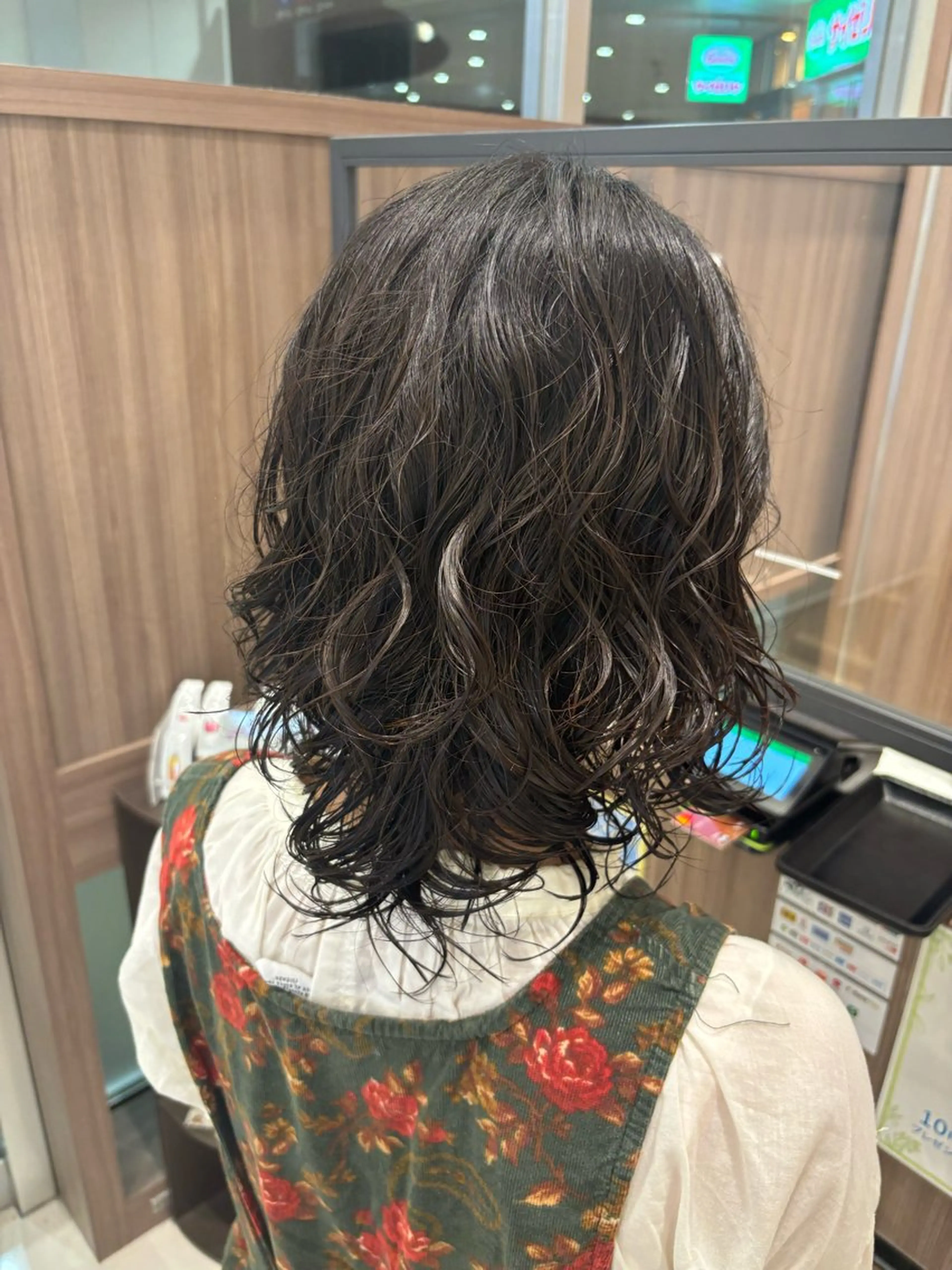 ミディアム パーマ まとまりの良い髪に✨ AOI🩷のヘアスタイル