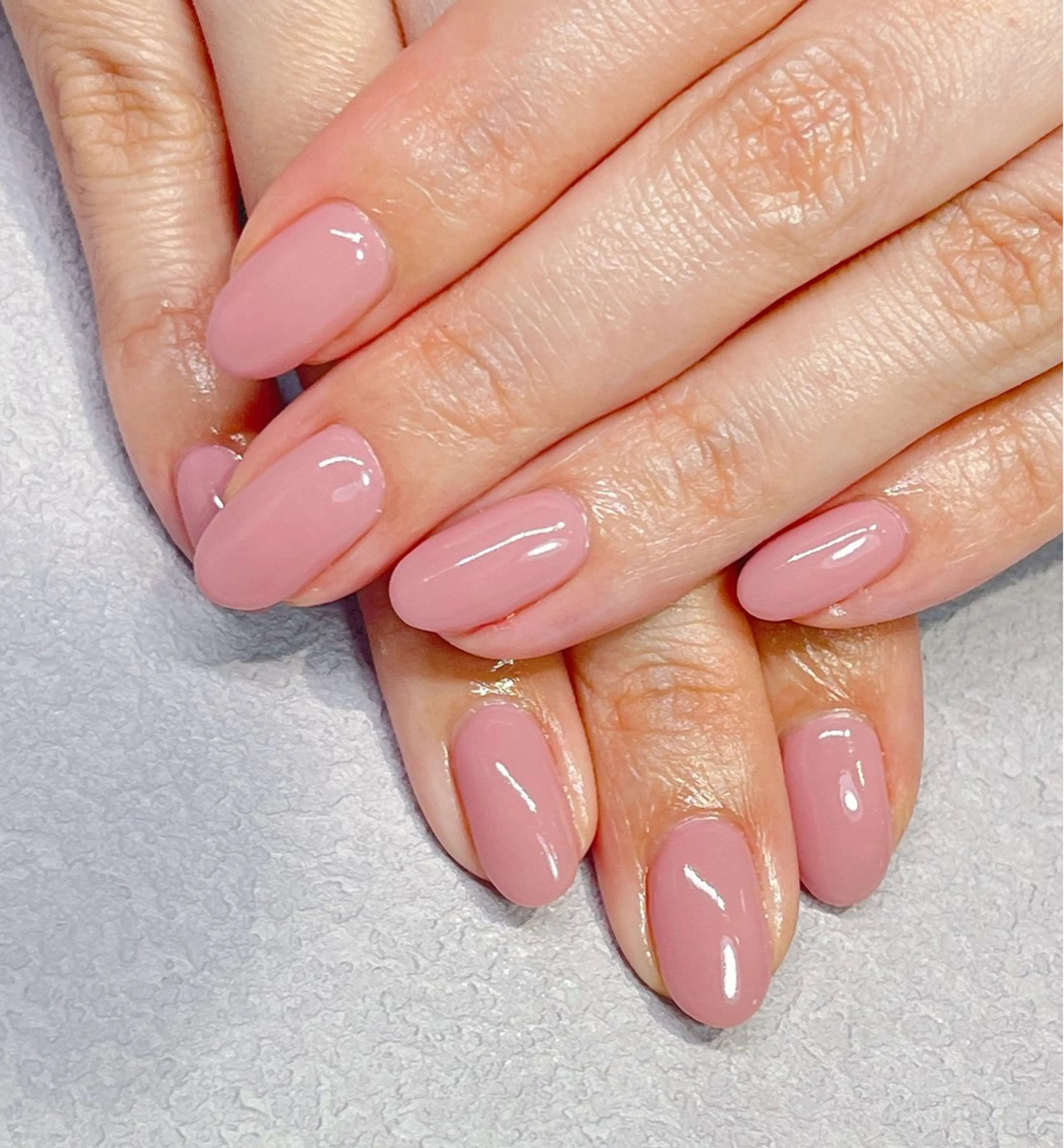 ネイル オーロラネイル ジェルネイル ニュアンスネイル オフィスネイル シンプルネイル ネイルサロン パールのネイルデザイン