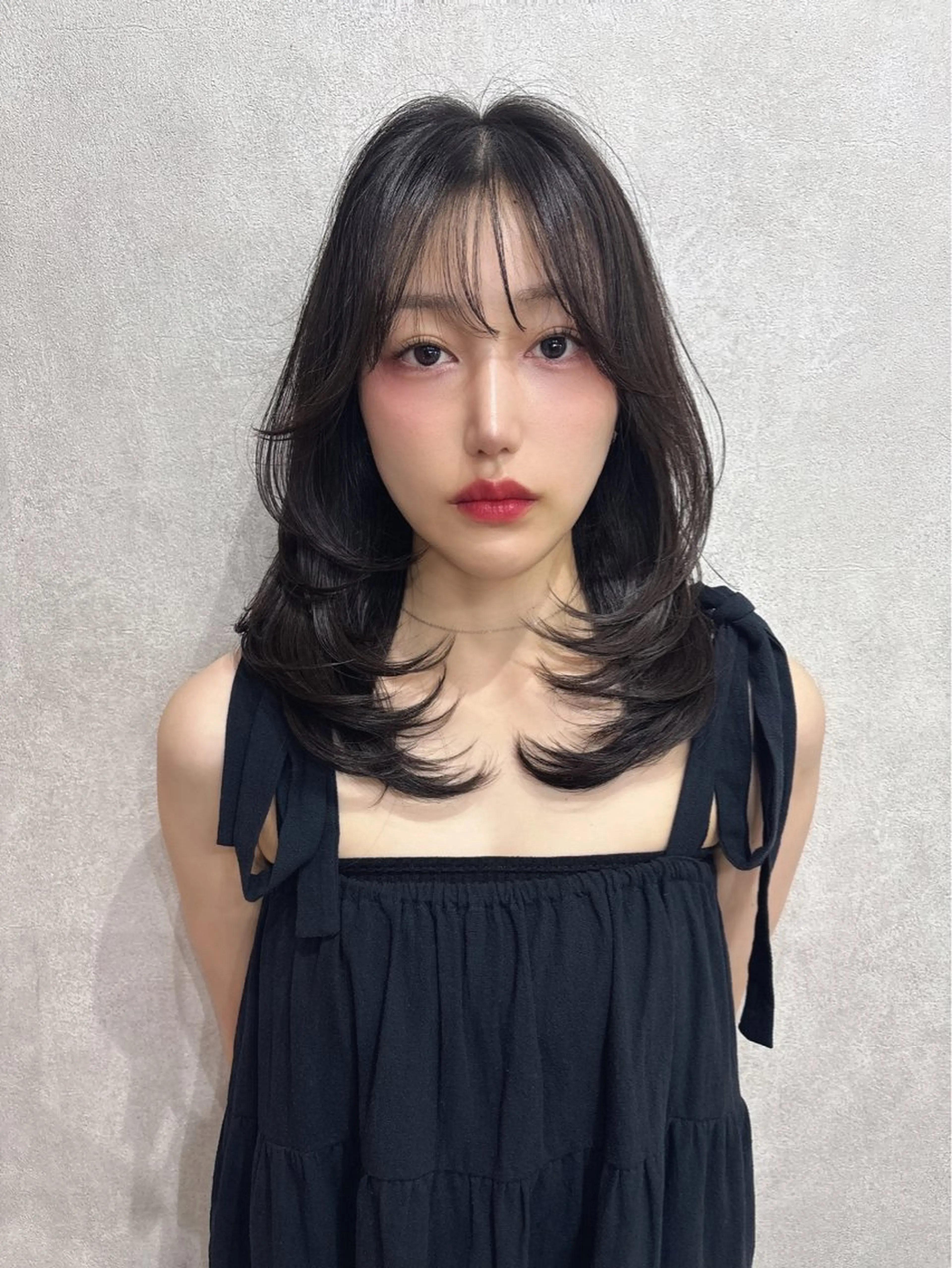 セミロング カット ヘアカラー トリートメント maya レイヤーカットのヘアスタイル