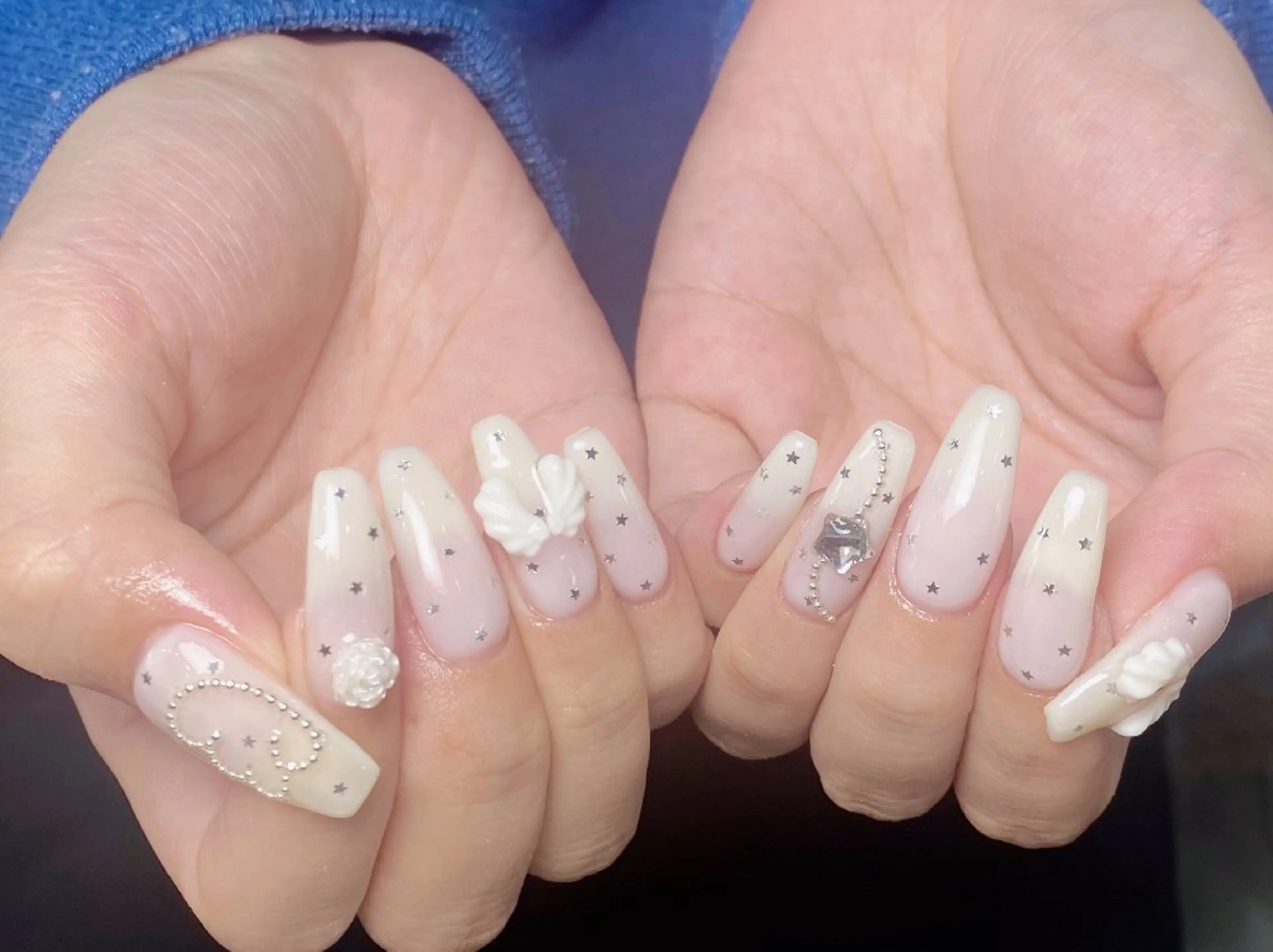 ネイル チークネイル フレンチネイル ジェルネイル ガーリー キラキラネイル ハンドネイル UM Nail Salonのネイルデザイン