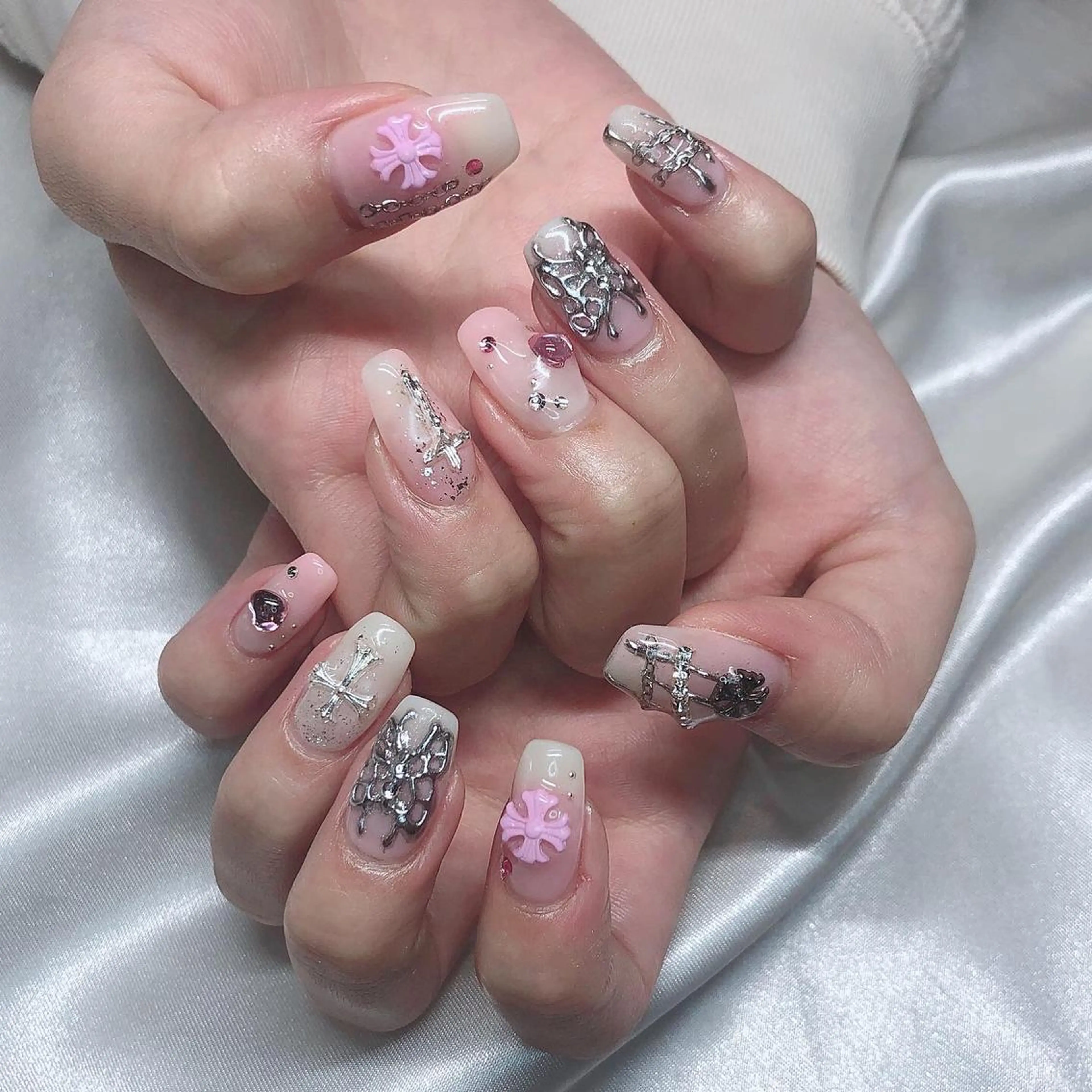 ネイル 持ち込み ハンドネイル フットネイル mi chiのネイルデザイン