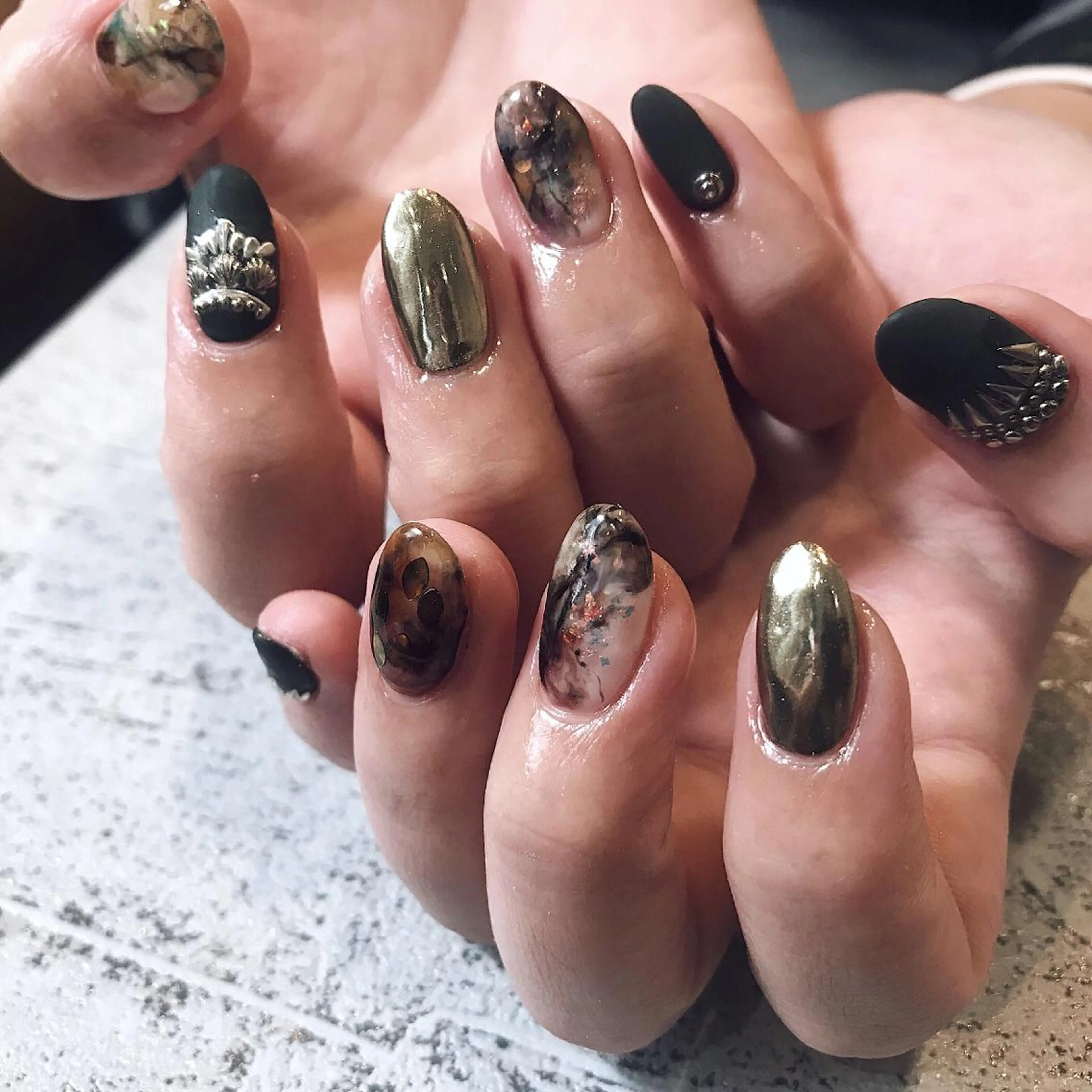 ネイル nail atelier AMBER所属・saori .の眉毛・アイブロウイメージ