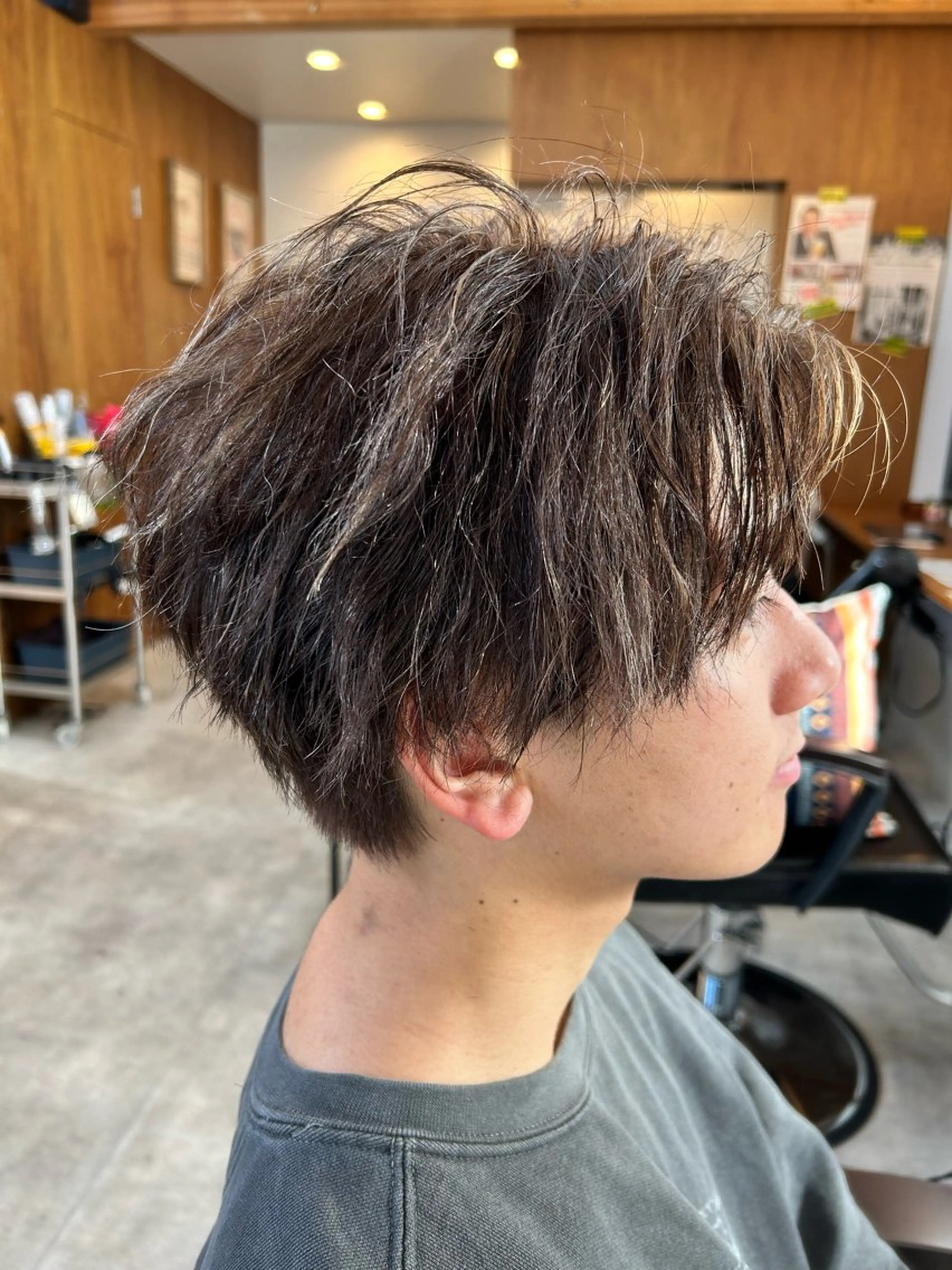 ショート メンズ メンズハイライト ハイライト 飯田 大樹のヘアスタイル