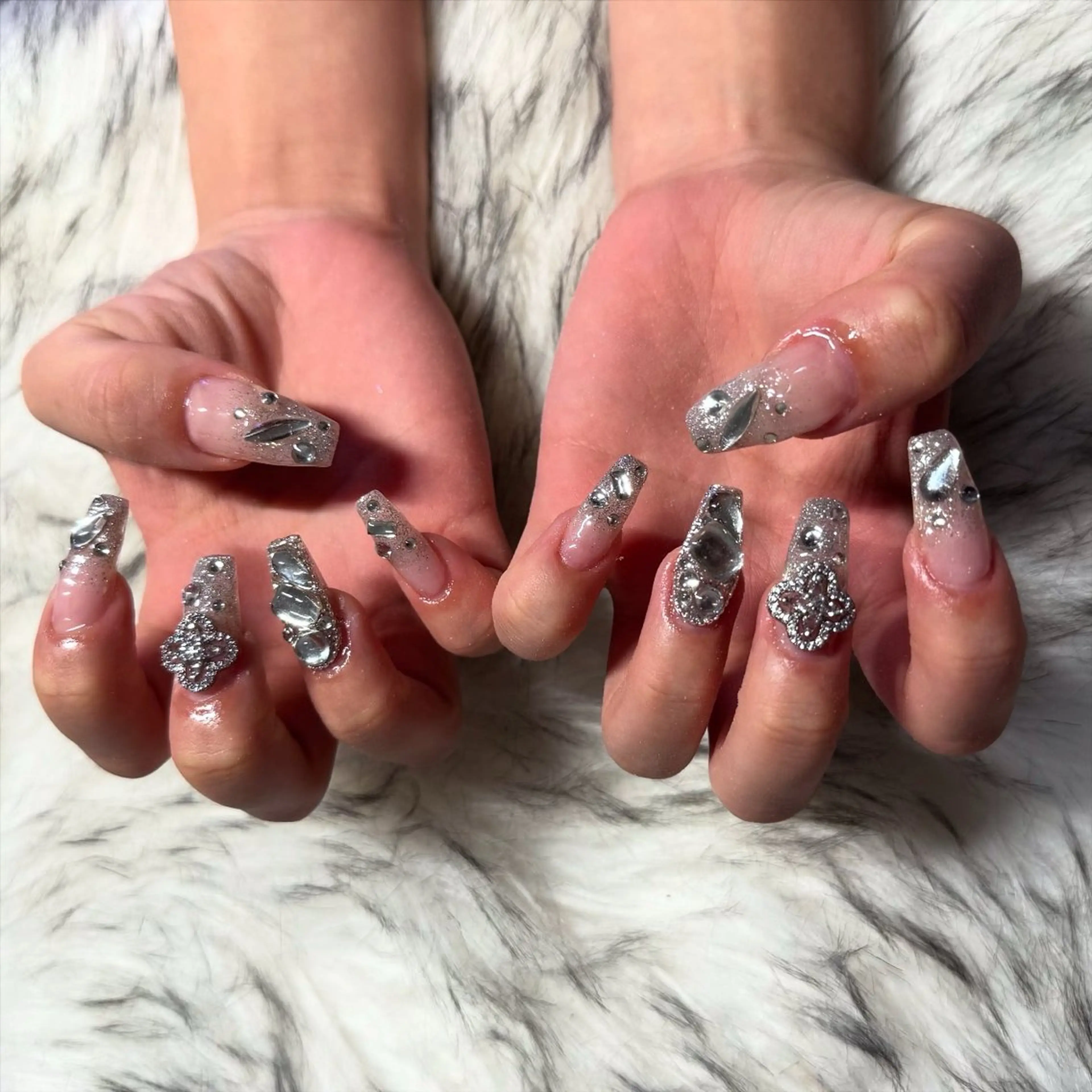 ロング ハンドネイル mao .のネイルデザイン