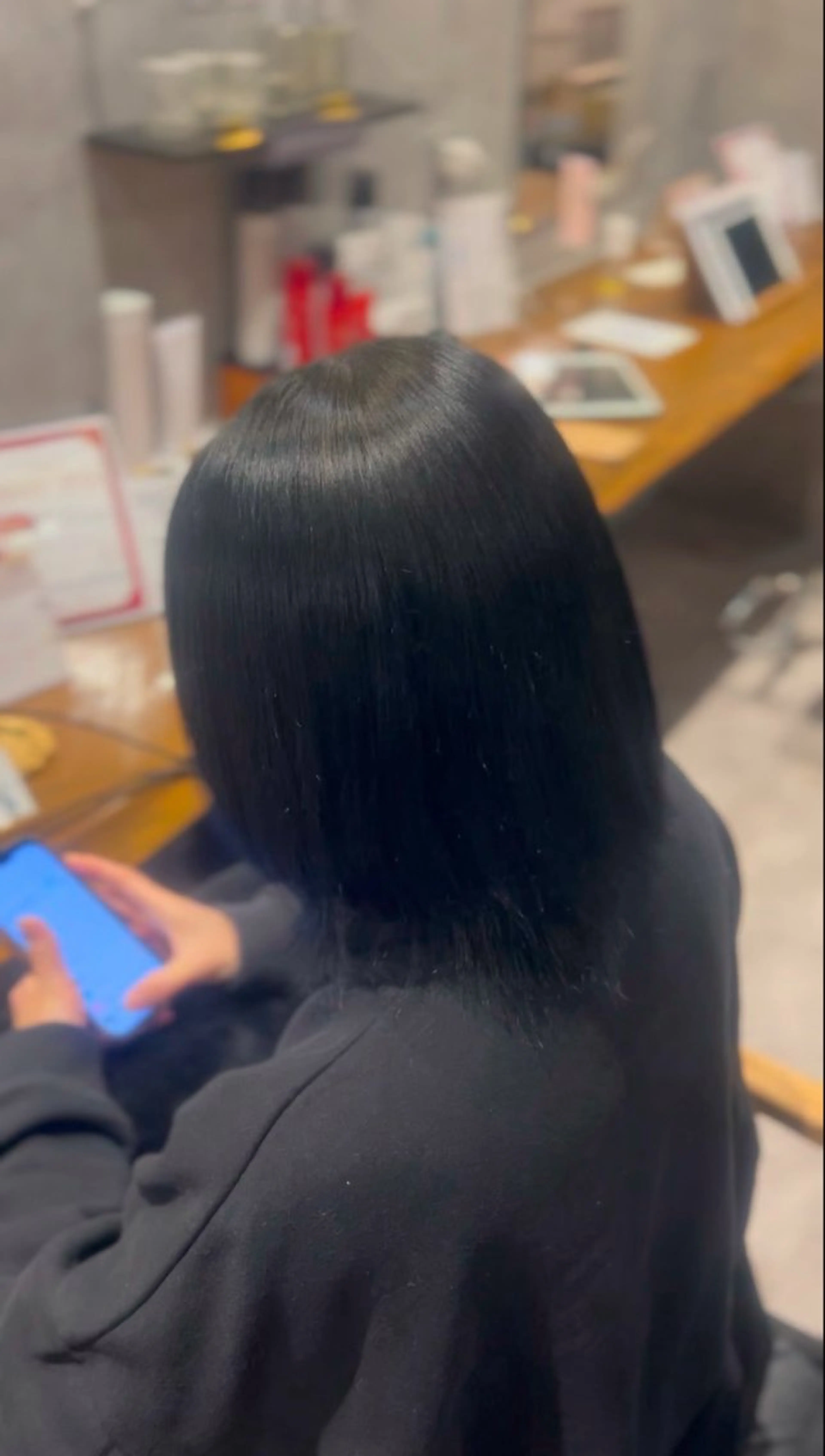 ミディアム カラー 黒髪 ブルーカラー ブルーブラック 艶ストレート🫧✨ 浜松/Hanaのヘアスタイル