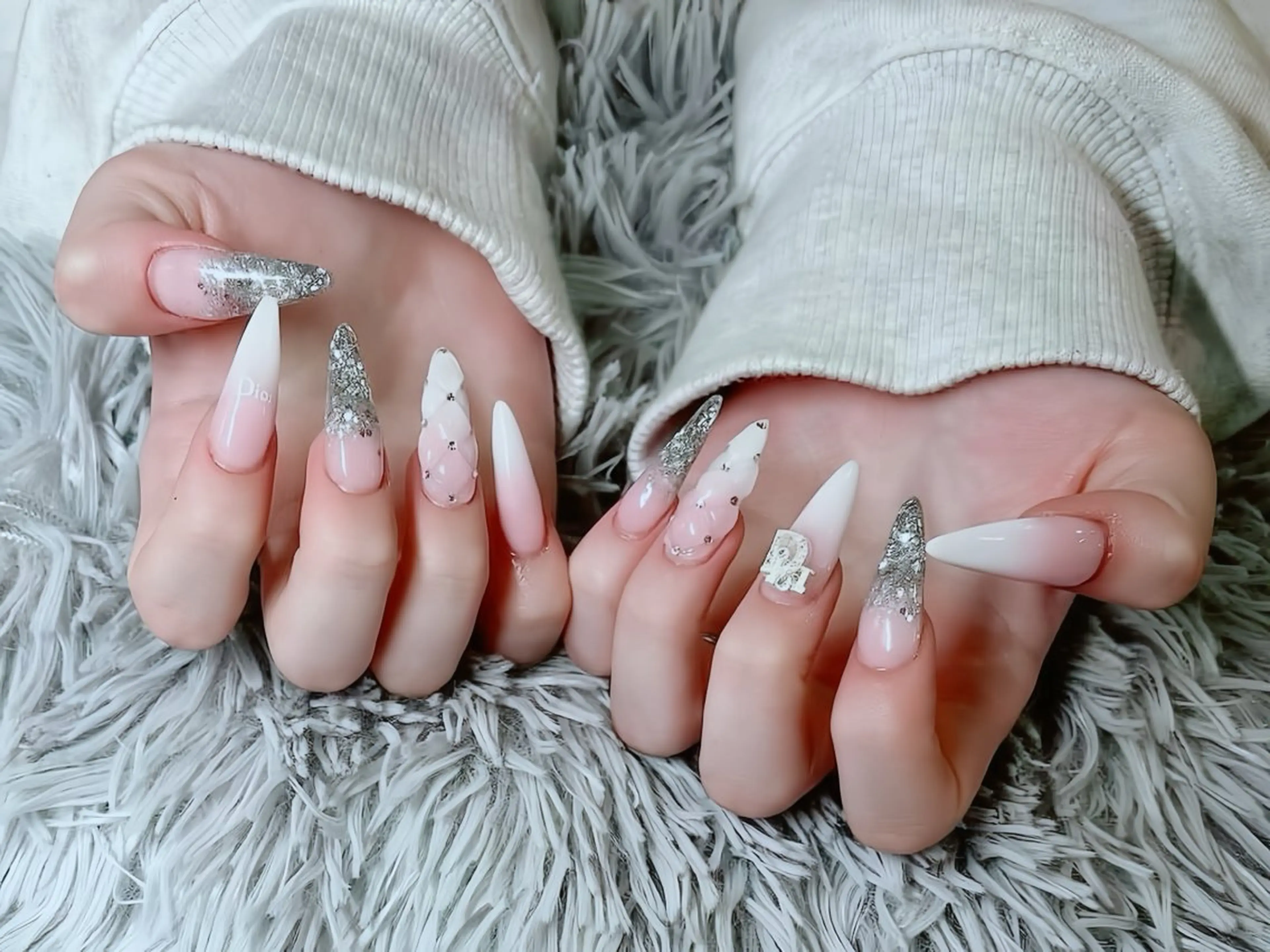 ネイル アニマル柄 ボルドー ブラウン チークネイル フレンチネイル ハンドネイル Rin Nail 新大久保店のネイルデザイン