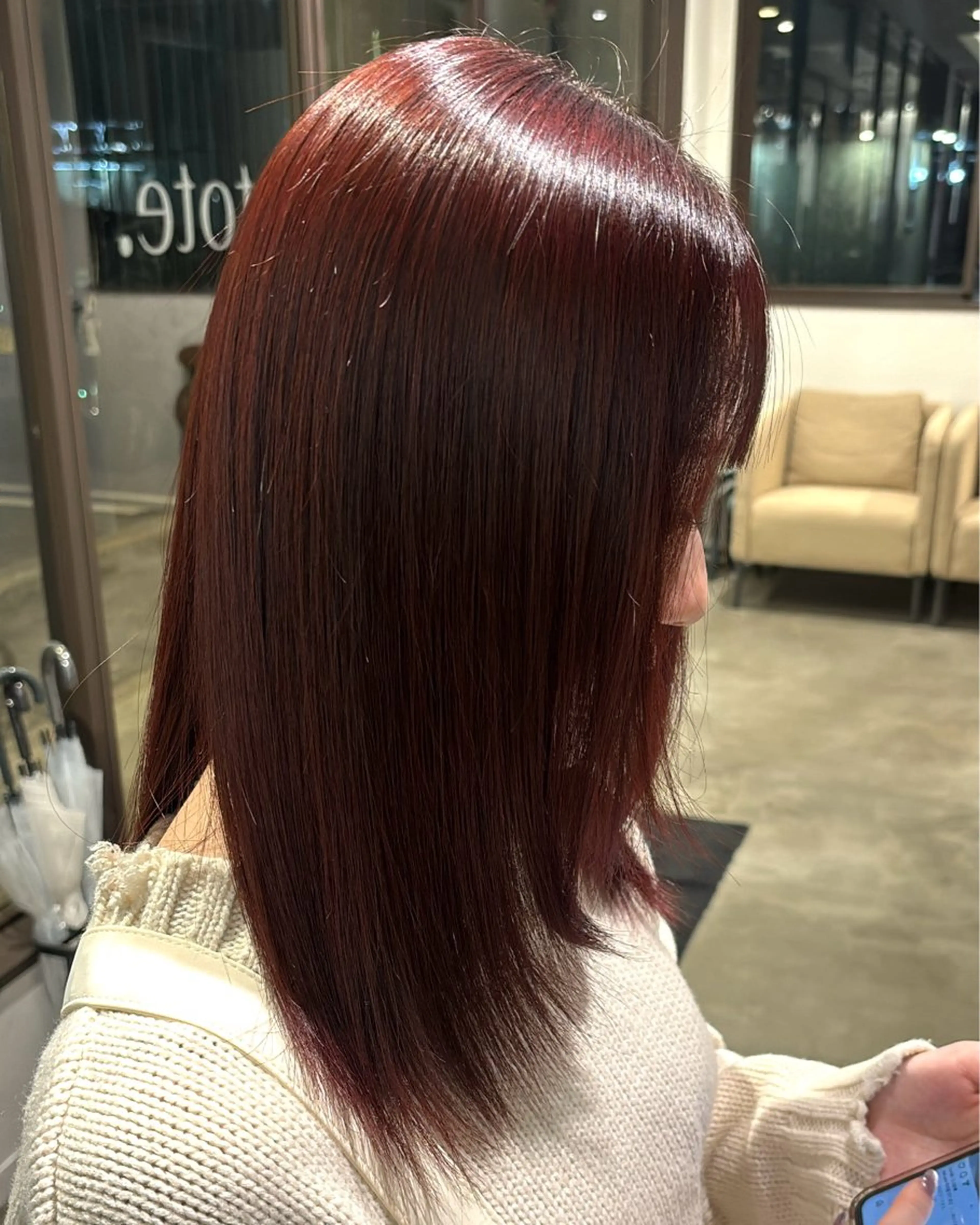 セミロング カラー ボルドーカラー 小木曽 里華のヘアスタイル