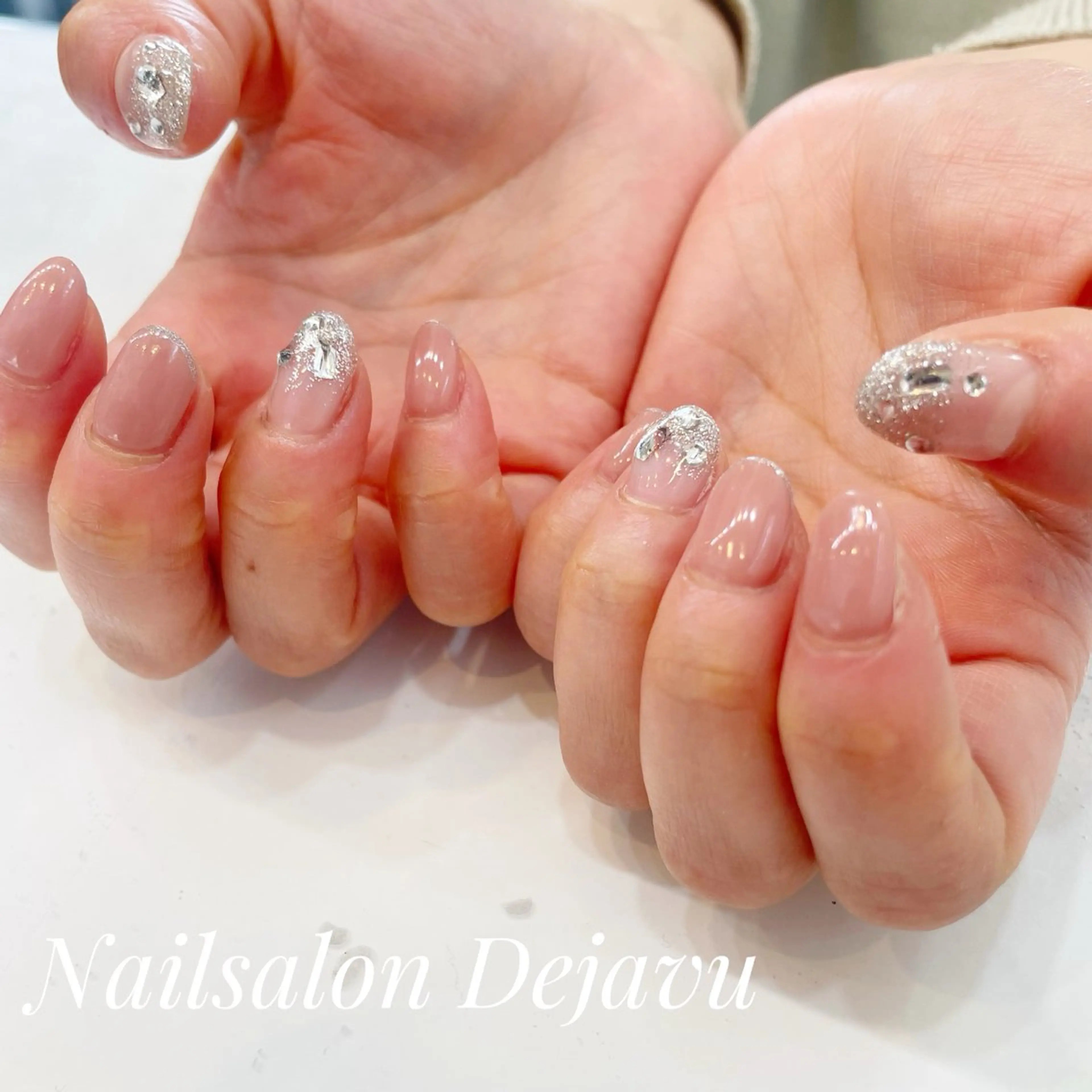 ネイル キラキラネイル ハンドネイル Dejavu所属・Nail salon Dejavu 🌿のネイルデザイン