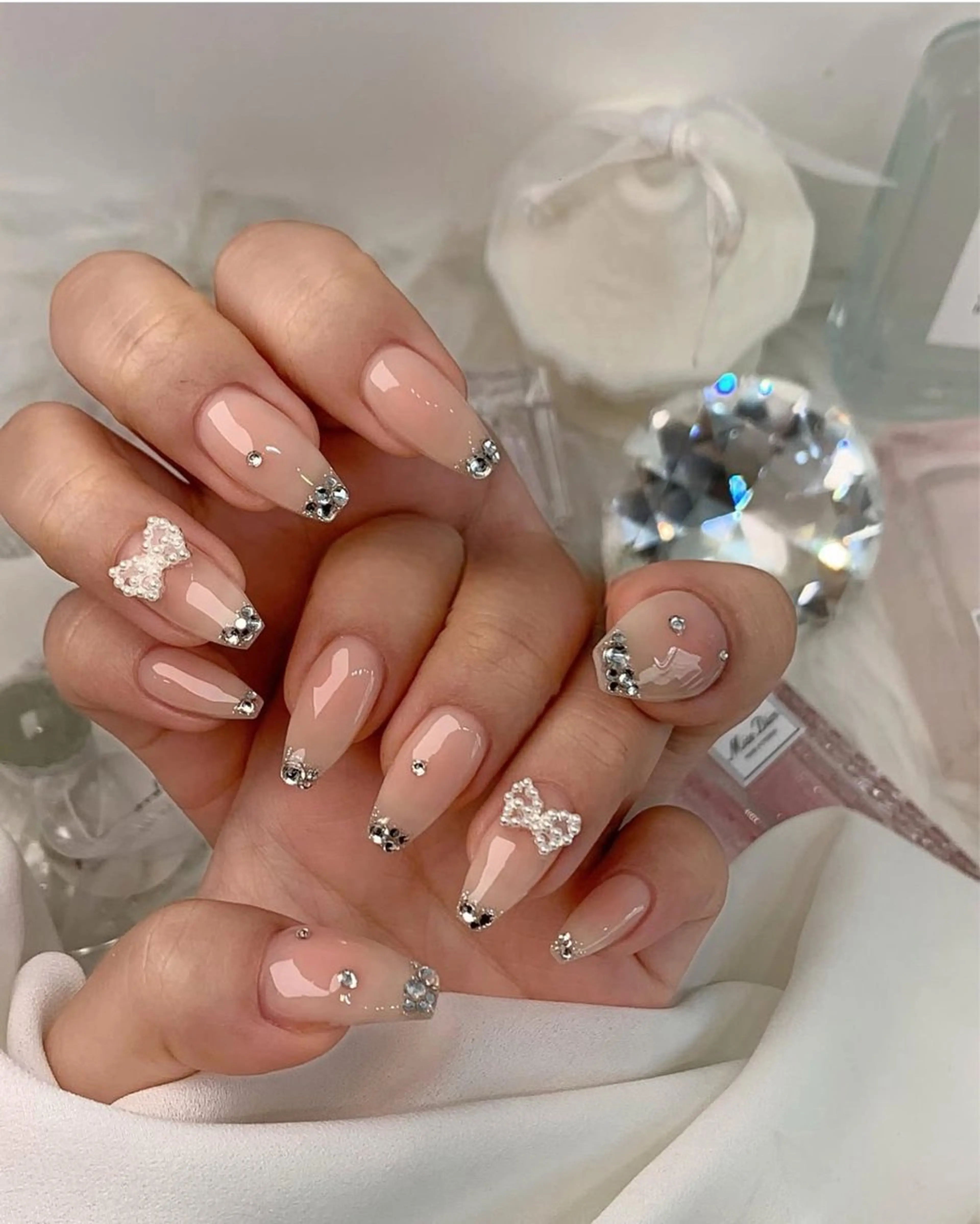 ネイル フラッシュネイル フレンチネイル グラデーション キラキラネイル 韓国ネイル ハンドネイル Lina nail所属・Lunaa 池袋のネイルデザイン