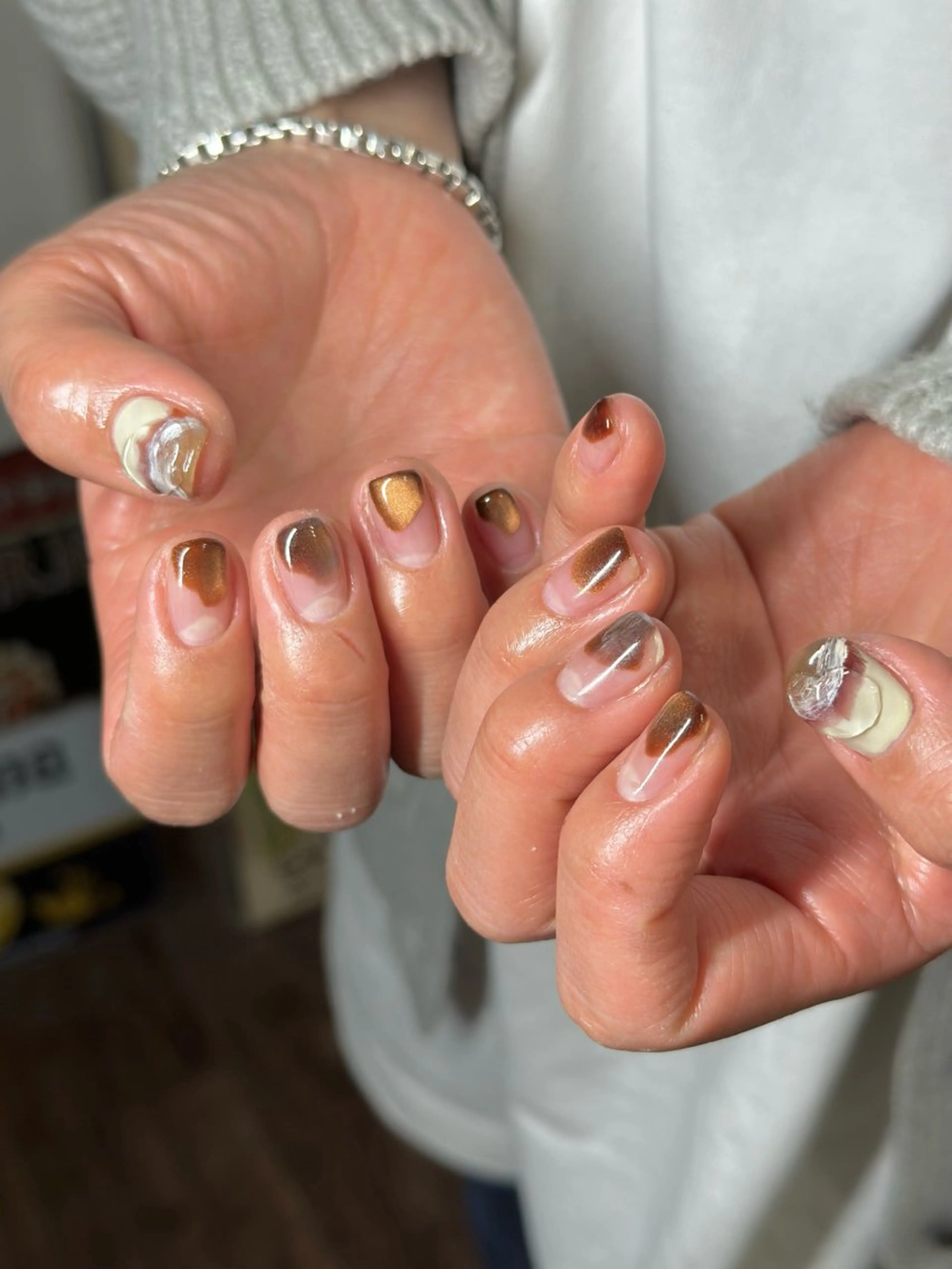 持ち込みネイル(最大が8500円です、デザインの本数によってお値段変わります。お気軽にご相談ください😌)＊オフ込みの写真