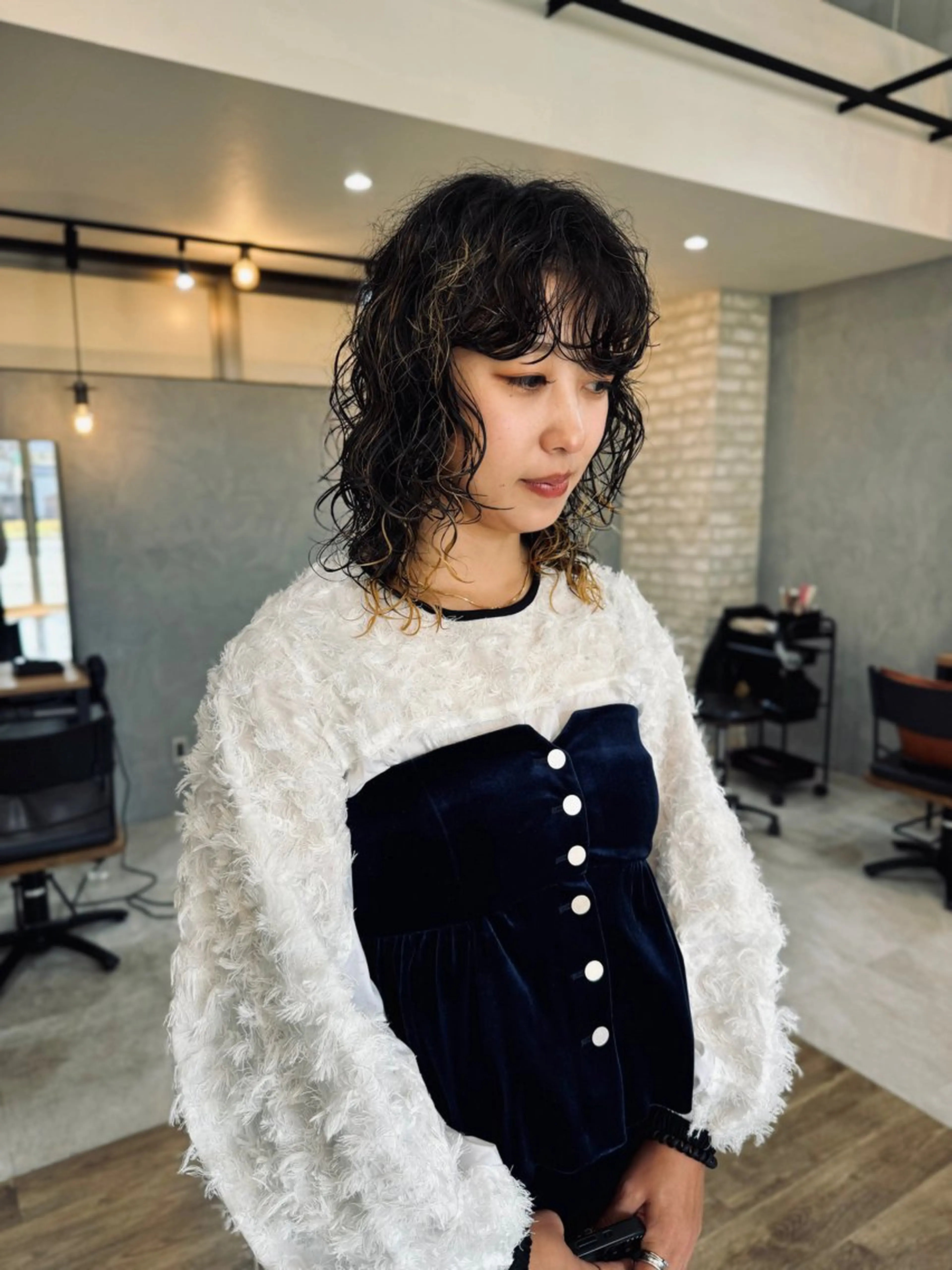 ミディアム パーマ カット パーマ トリートメント Basis 田口豪司のヘアスタイル