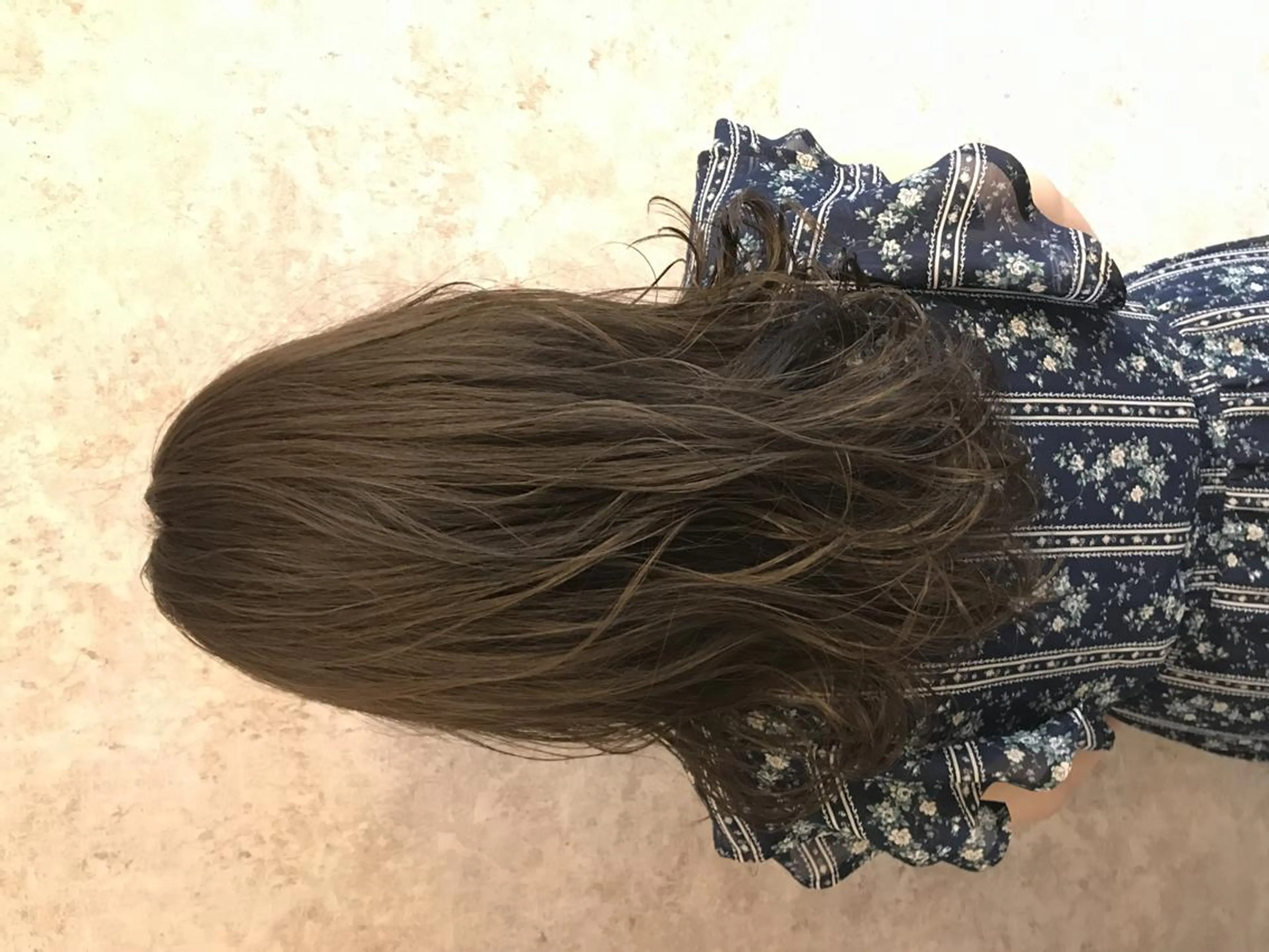 ミディアム due hair 京都駅前店 MILBON オージュア認定サロン【デューヘアー】所属・ハイトーンブリーチ 土坂　由志【京都】のヘアスタイル