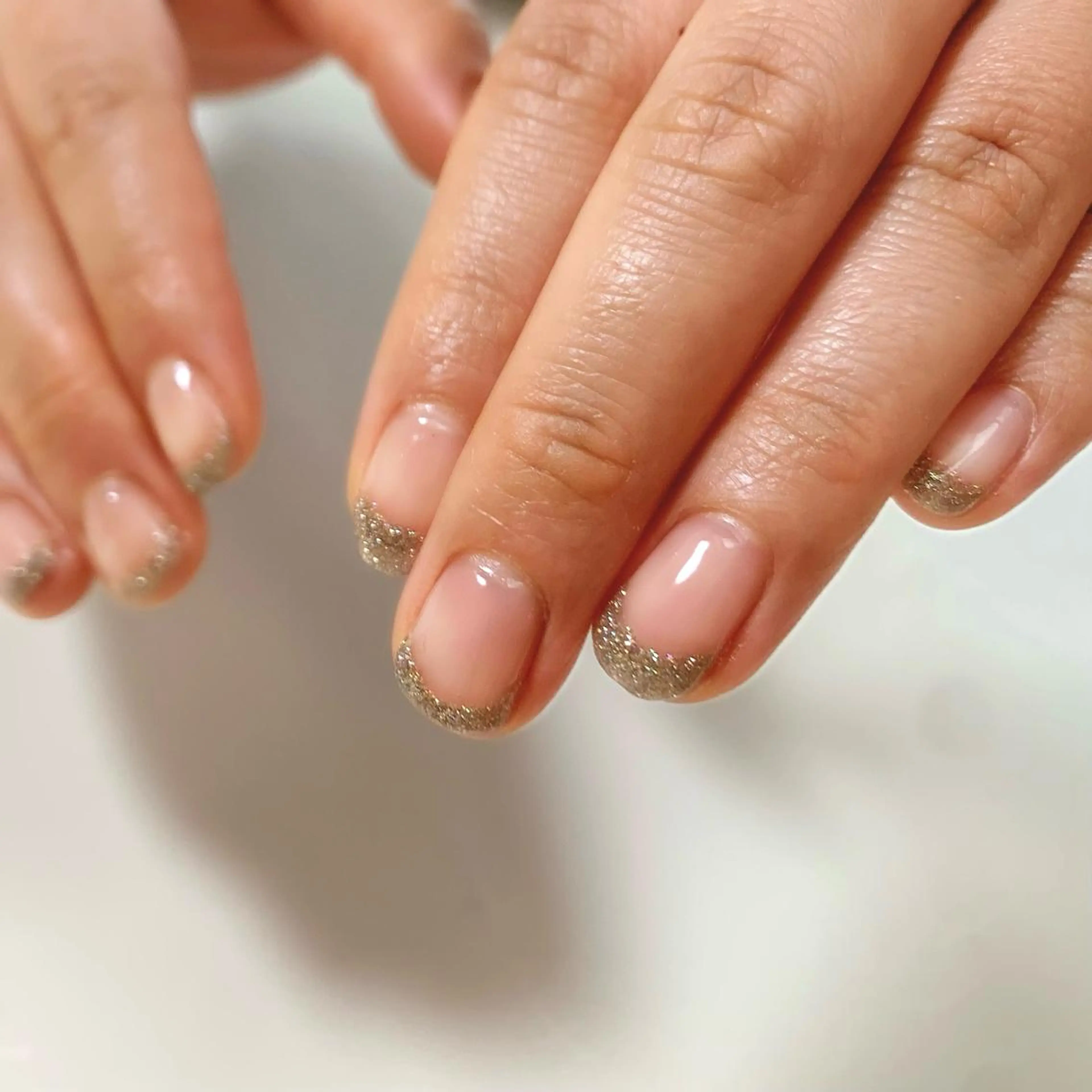 ネイル フラッシュネイル フレンチネイル ラメ(グリッター) T Kのネイルデザイン