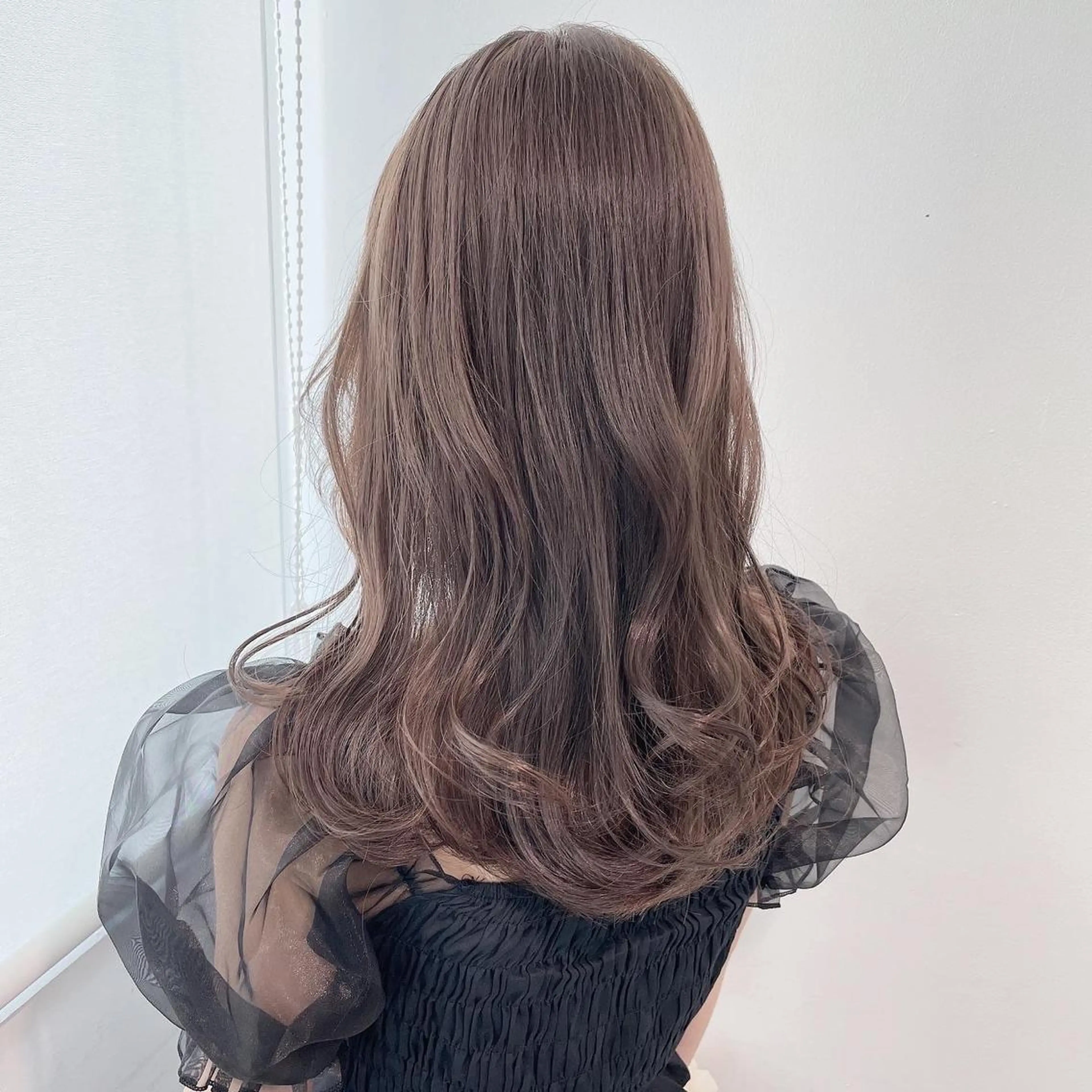 ミディアム カラー パーマ ヘアアレンジ 🩶透髪×モテ髪🩶 池袋SHE🏹🩶のヘアスタイル