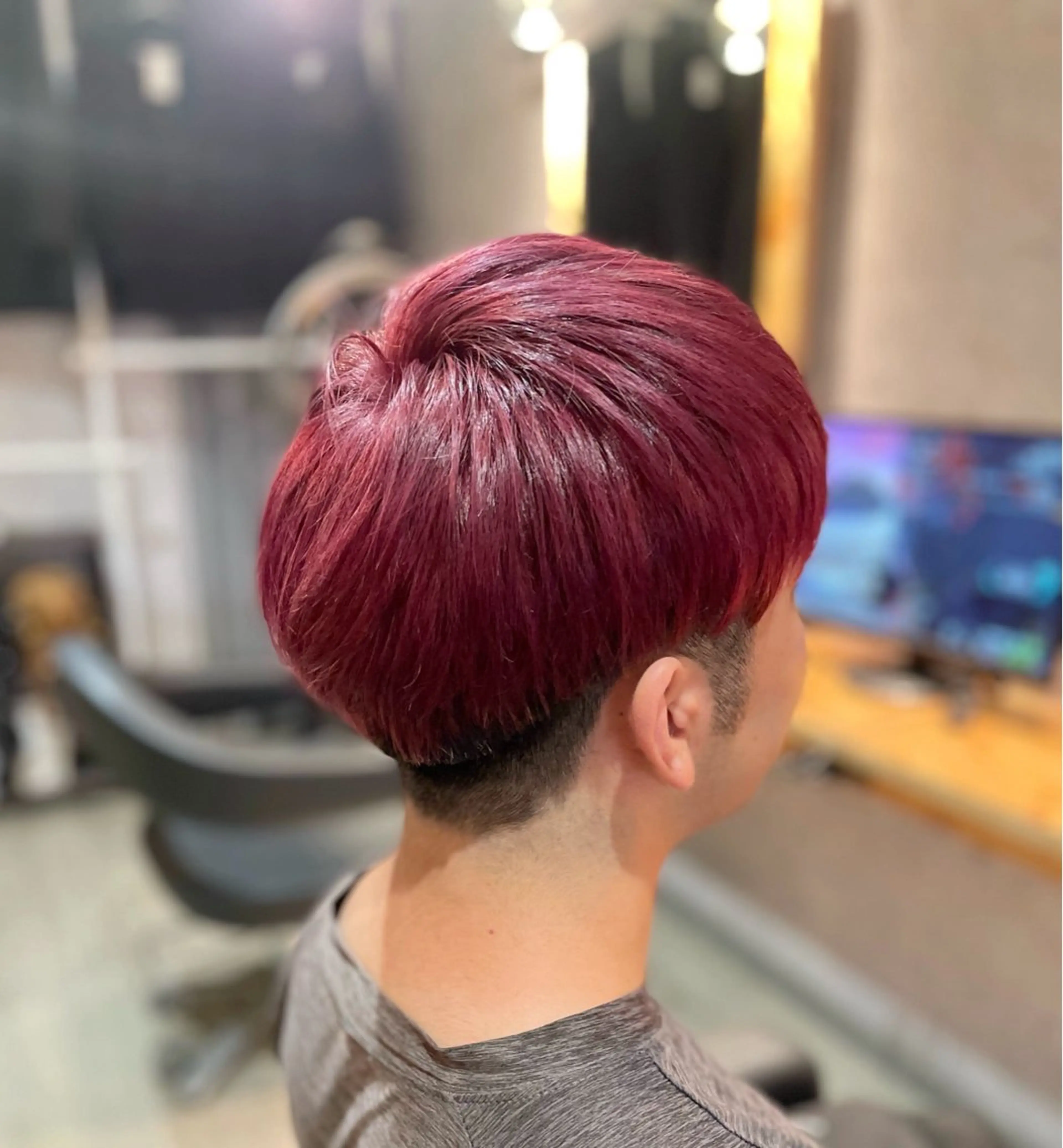 カラー VII所属・市妙 瑠基のヘアスタイル