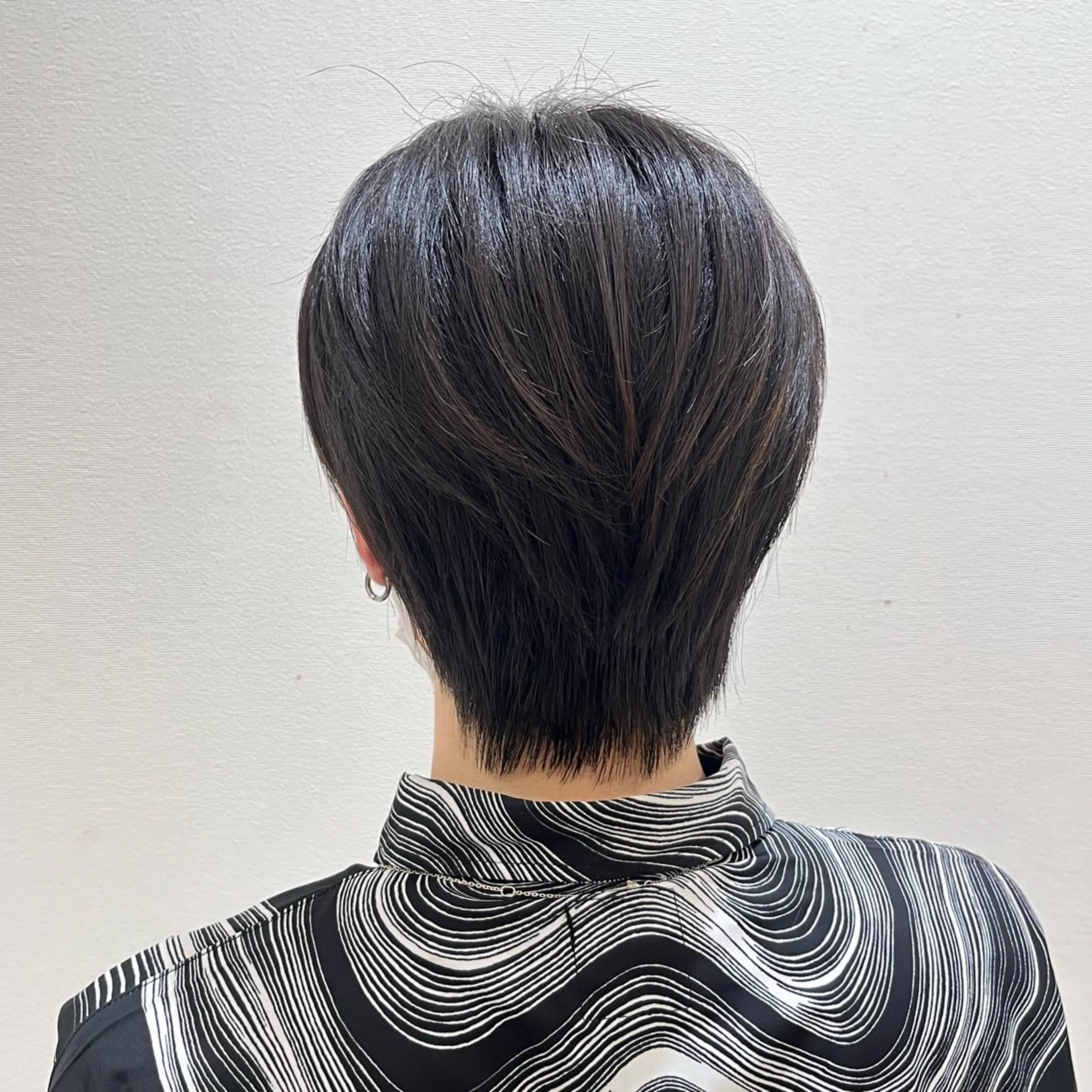 ショート メンズ カット ナチュラル暖色カラー 🤎 佐藤栞のヘアスタイル