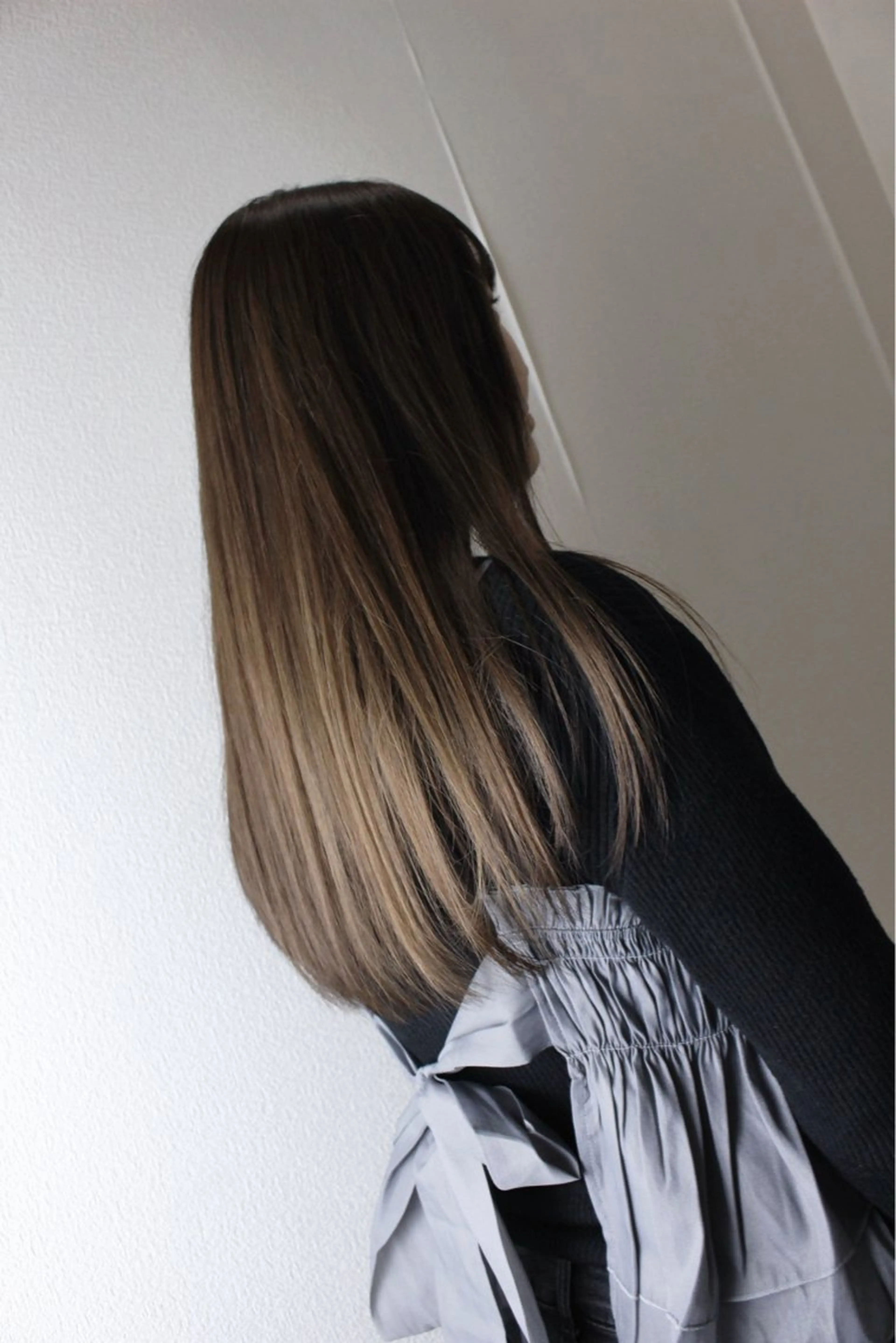 ロング カラー ベージュカラー ブリーチ ヘアカラー 土居 正季のヘアスタイル