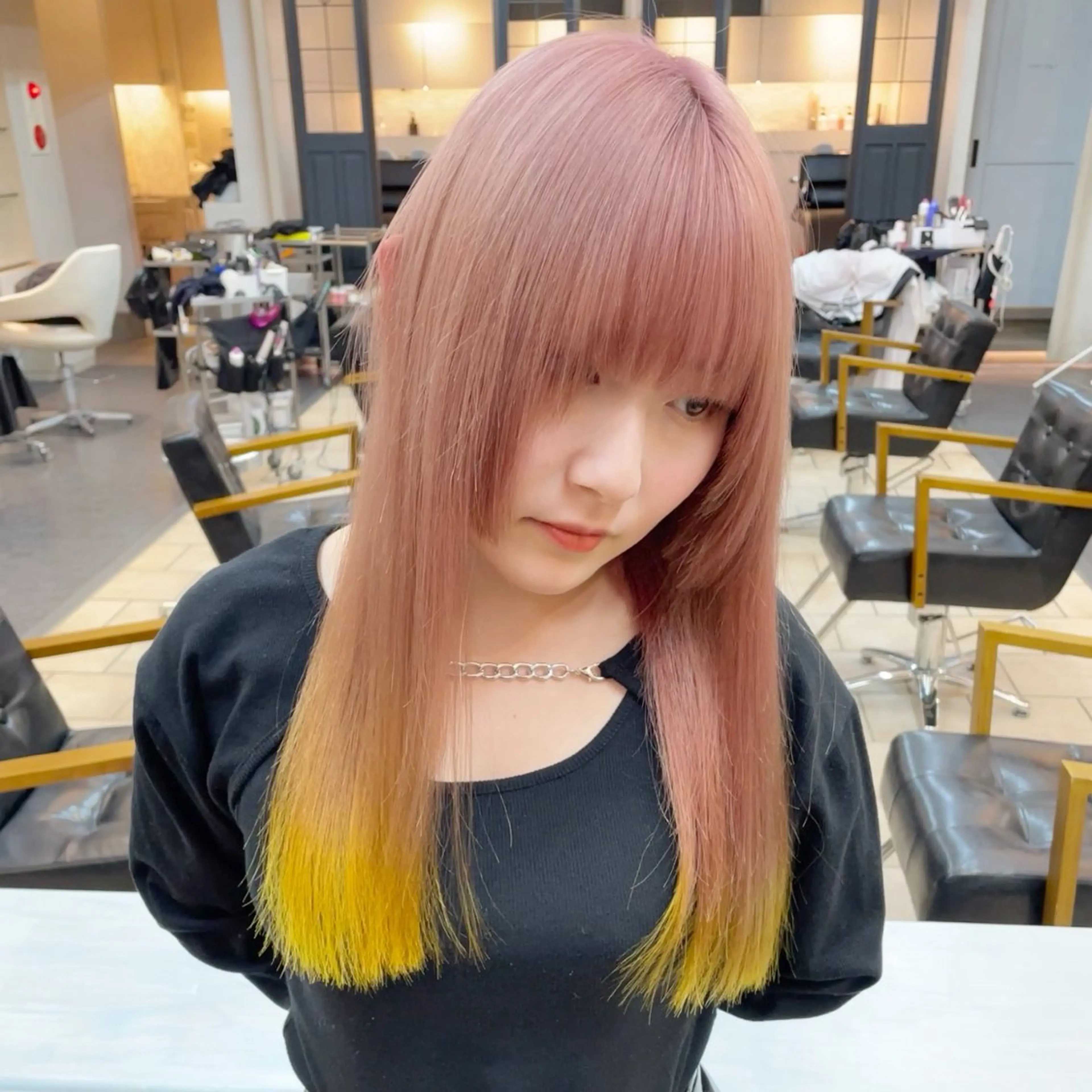 ロング カラー ピンクカラー イエローカラー ブリーチなしピンク 赤井龍斗のヘアスタイル